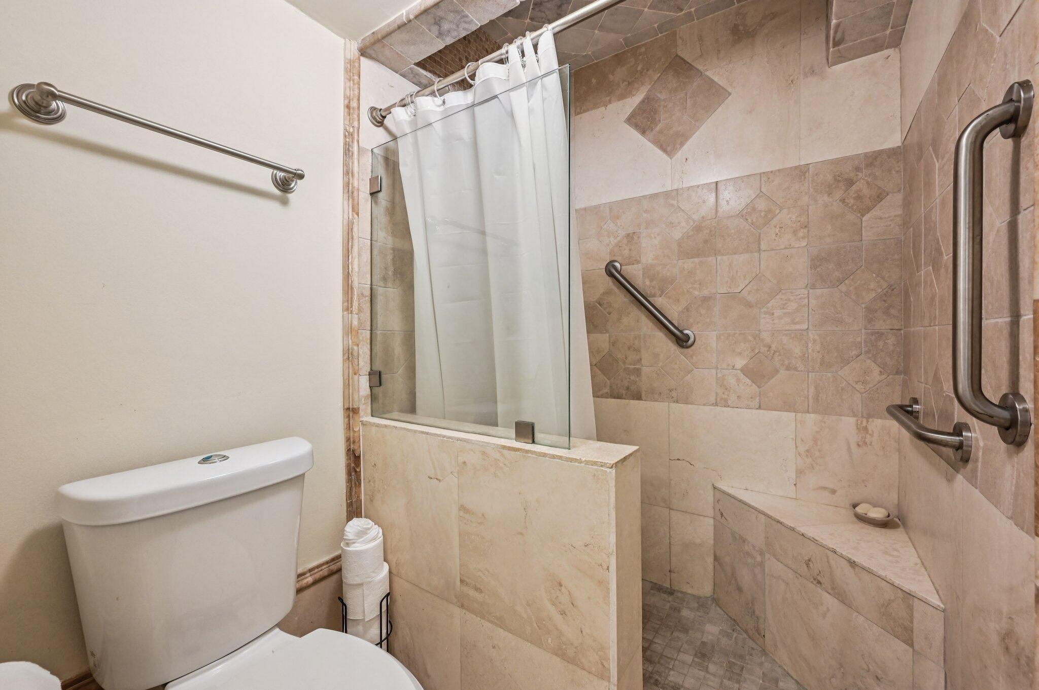 LA RESIDENCE CONDO - Residential Lease