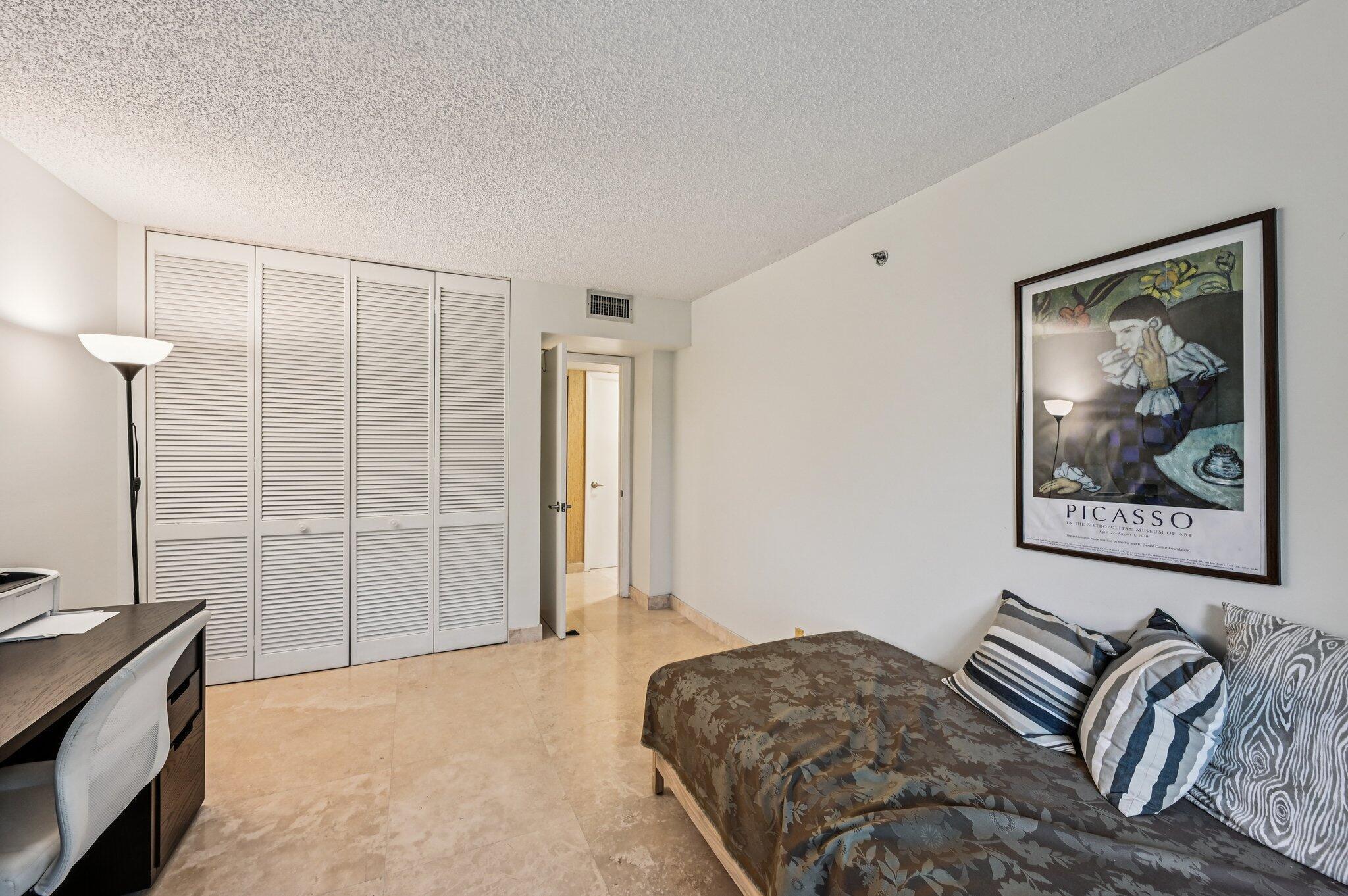 LA RESIDENCE CONDO - Residential Lease