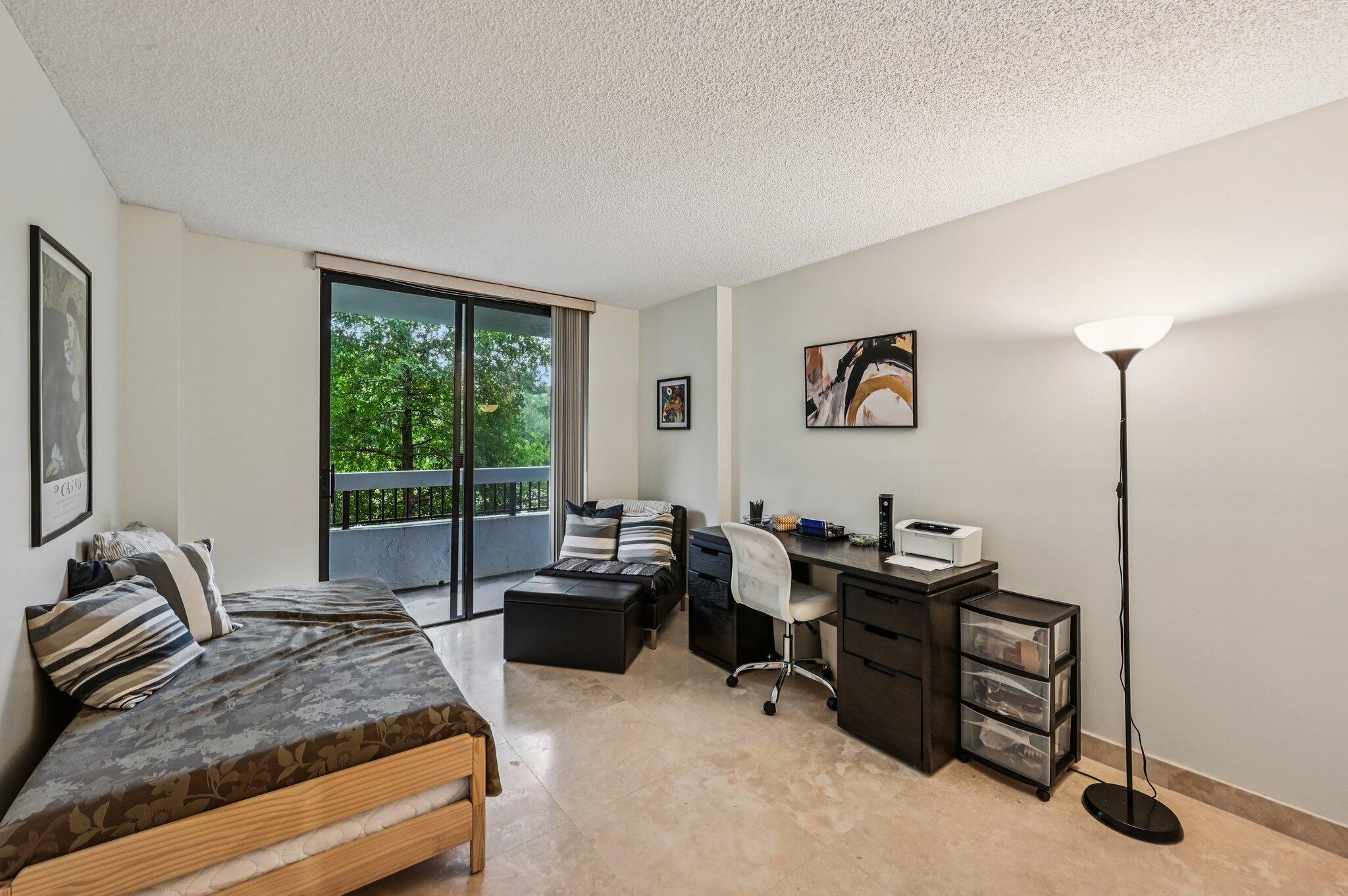 LA RESIDENCE CONDO - Residential Lease