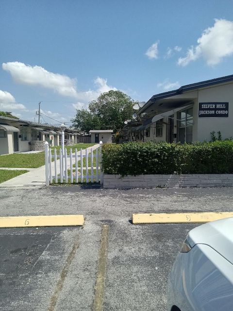 2901 Jackson Street Hollywood FL 33020