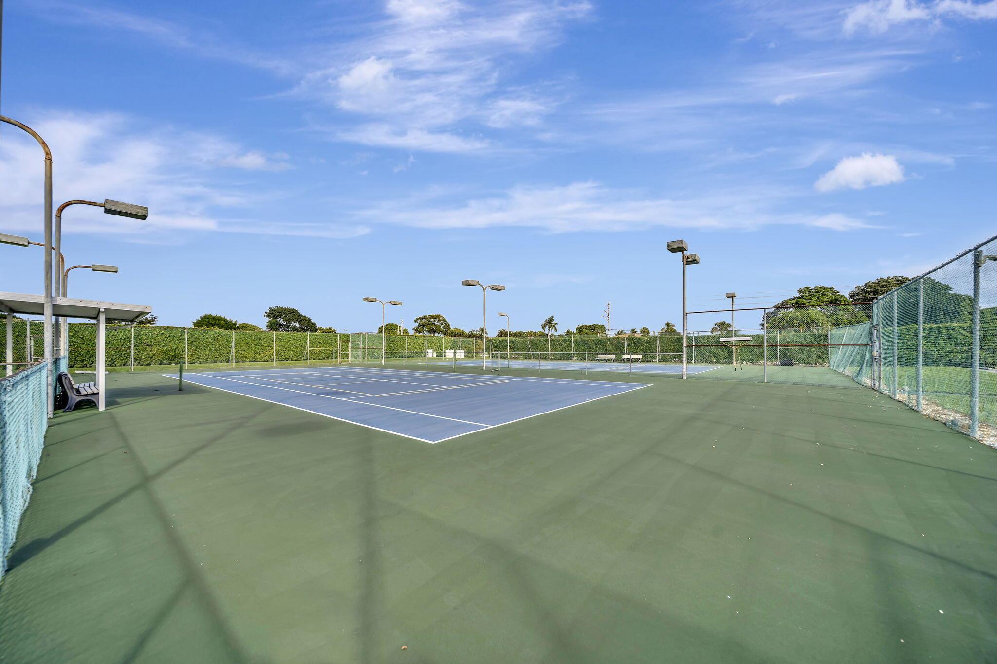 DELRAY VILLAS 3 - Residential