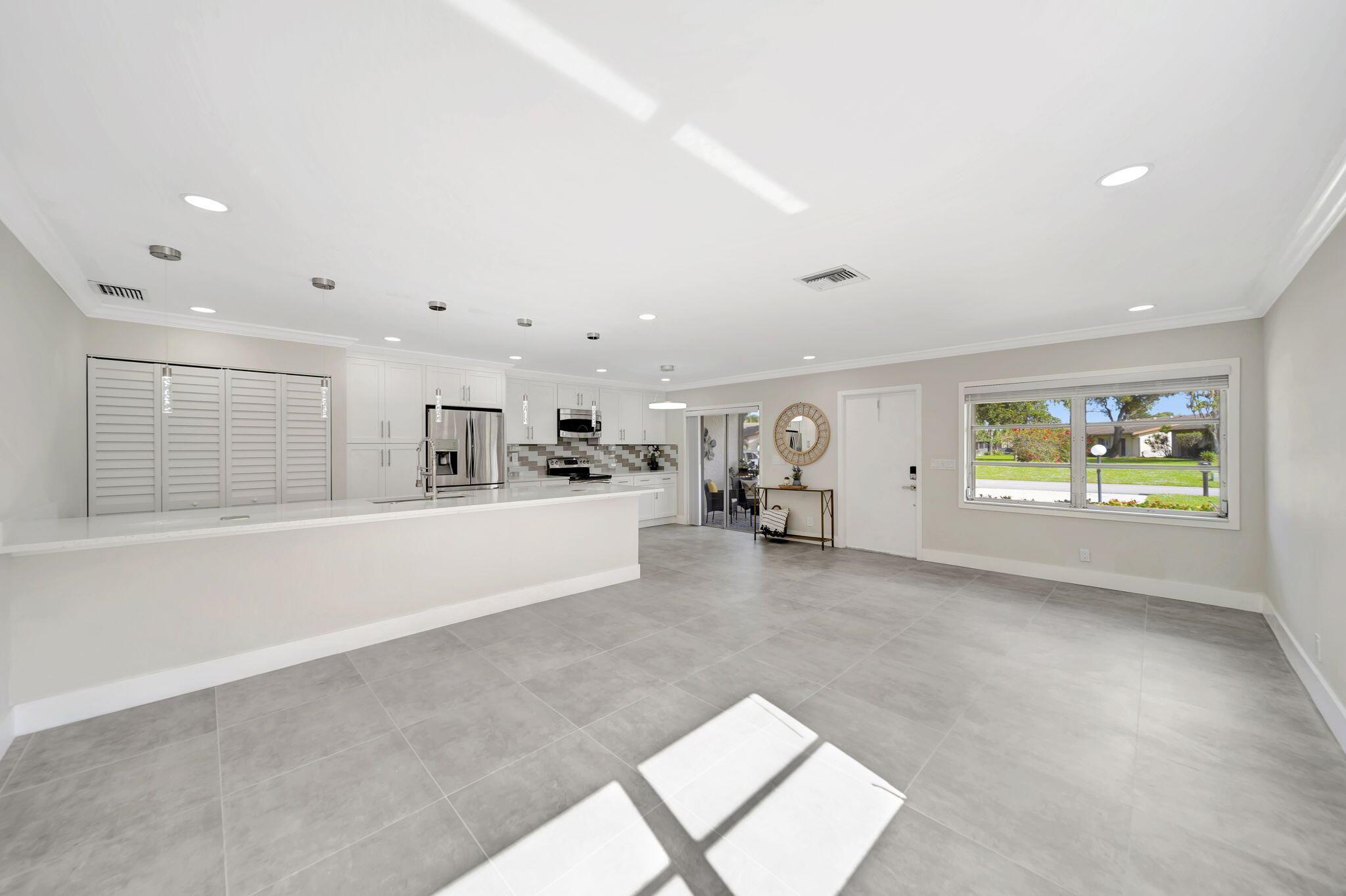 DELRAY VILLAS 3 - Residential