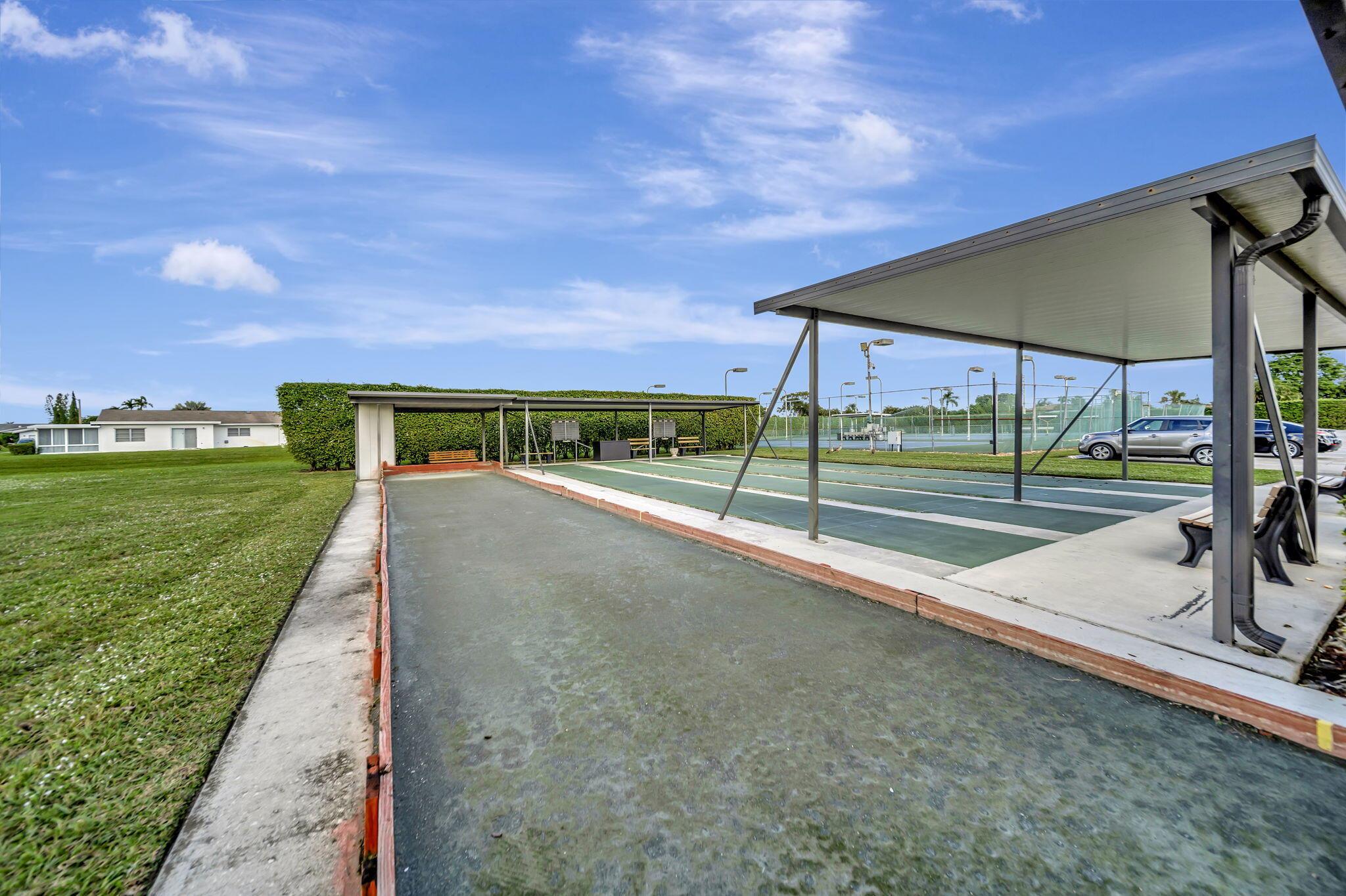 DELRAY VILLAS 3 - Residential