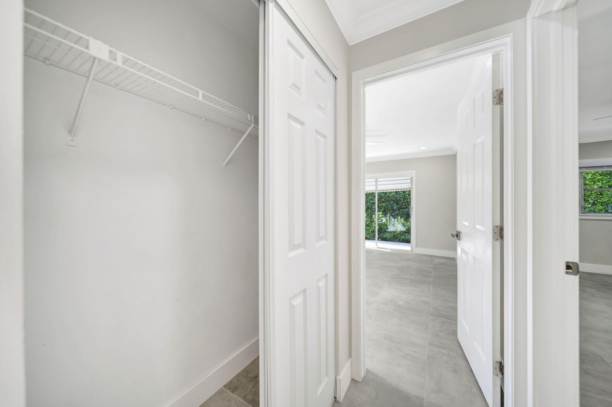 DELRAY VILLAS 3 - Residential