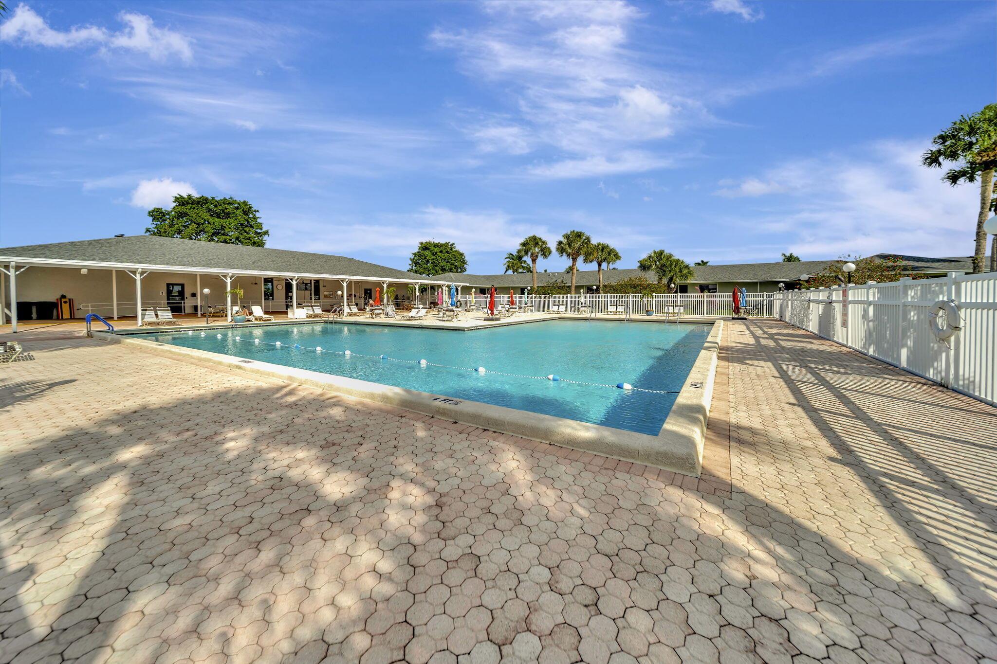 DELRAY VILLAS 3 - Residential