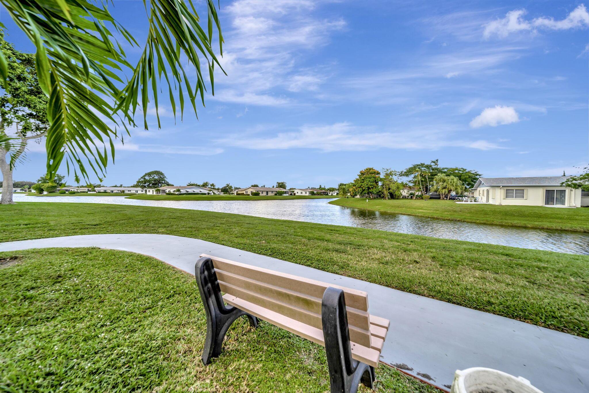 DELRAY VILLAS 3 - Residential