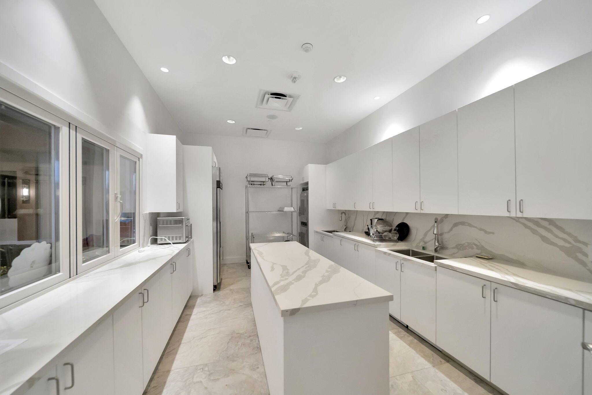 DELRAY VILLAS 3 - Residential