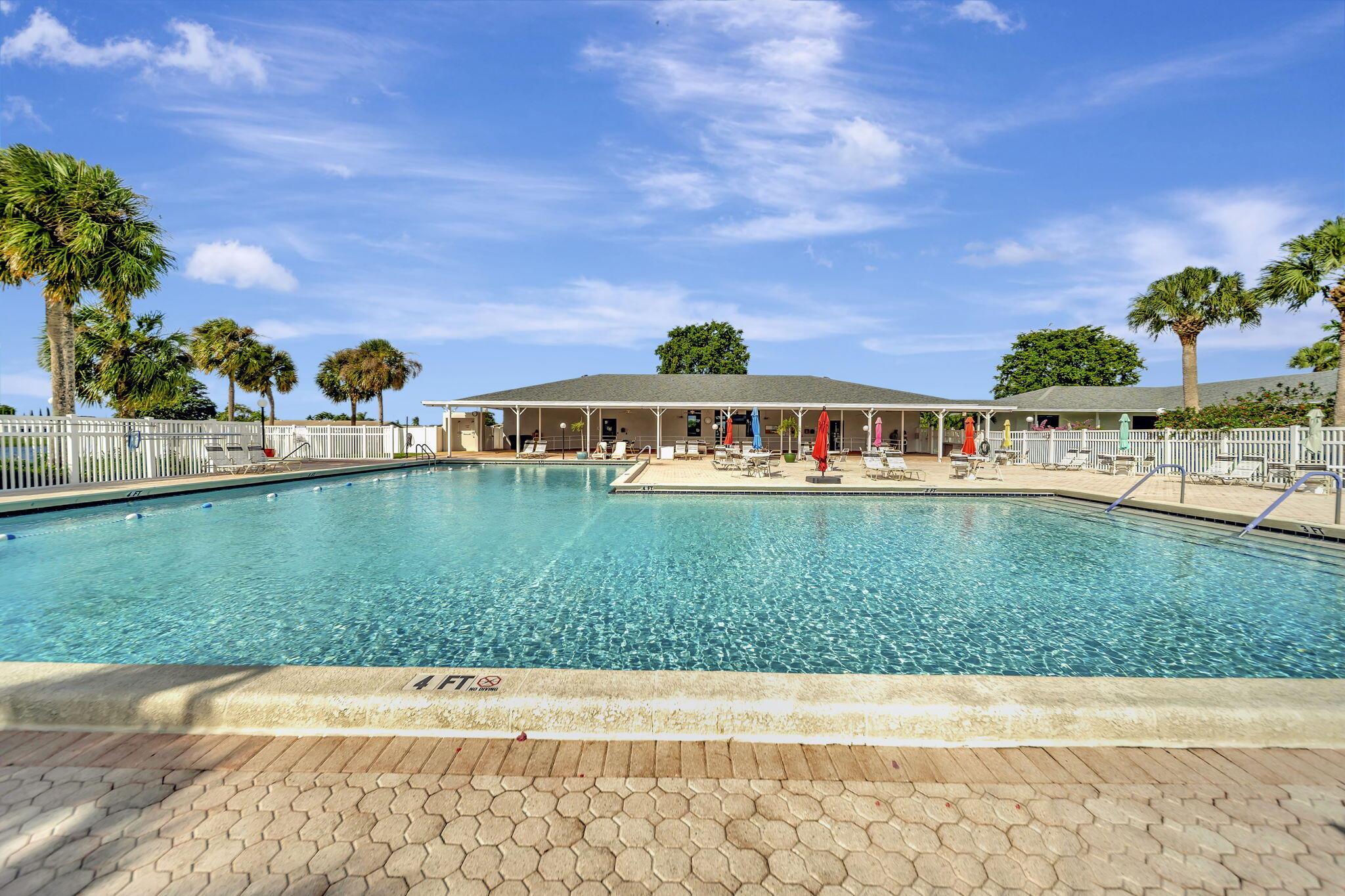 DELRAY VILLAS 3 - Residential