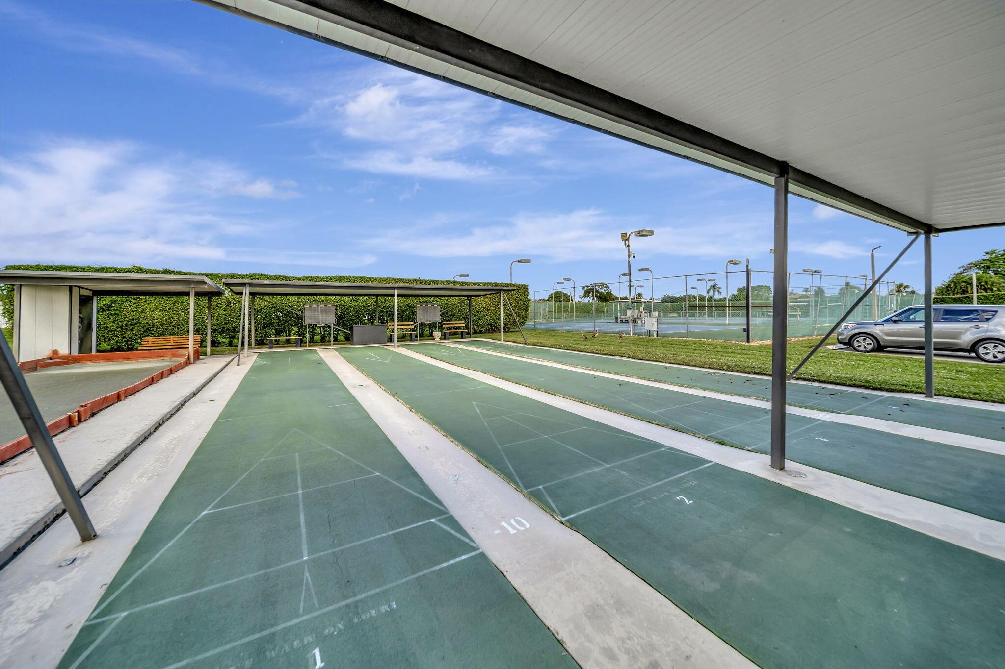 DELRAY VILLAS 3 - Residential