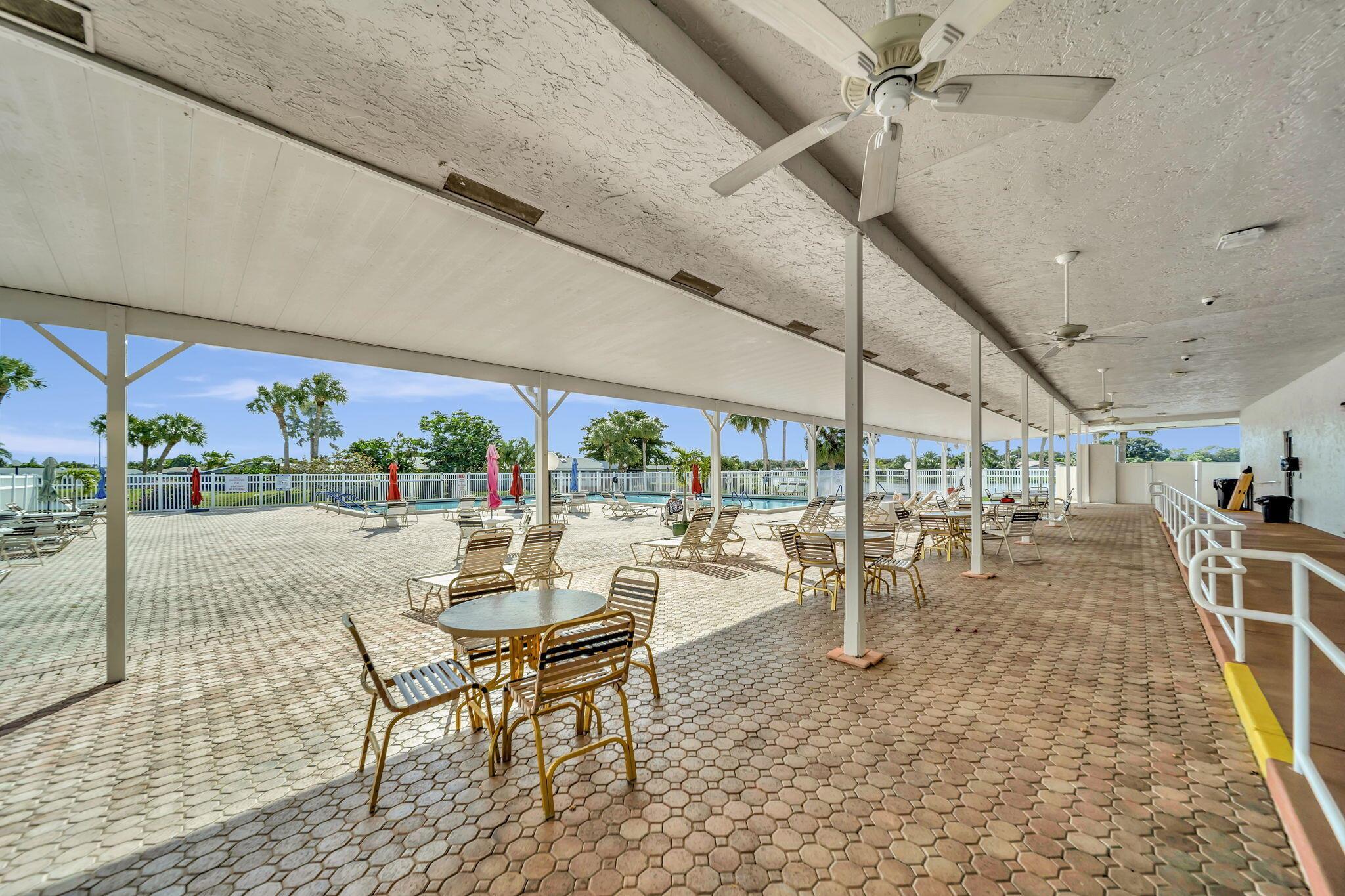 DELRAY VILLAS 3 - Residential