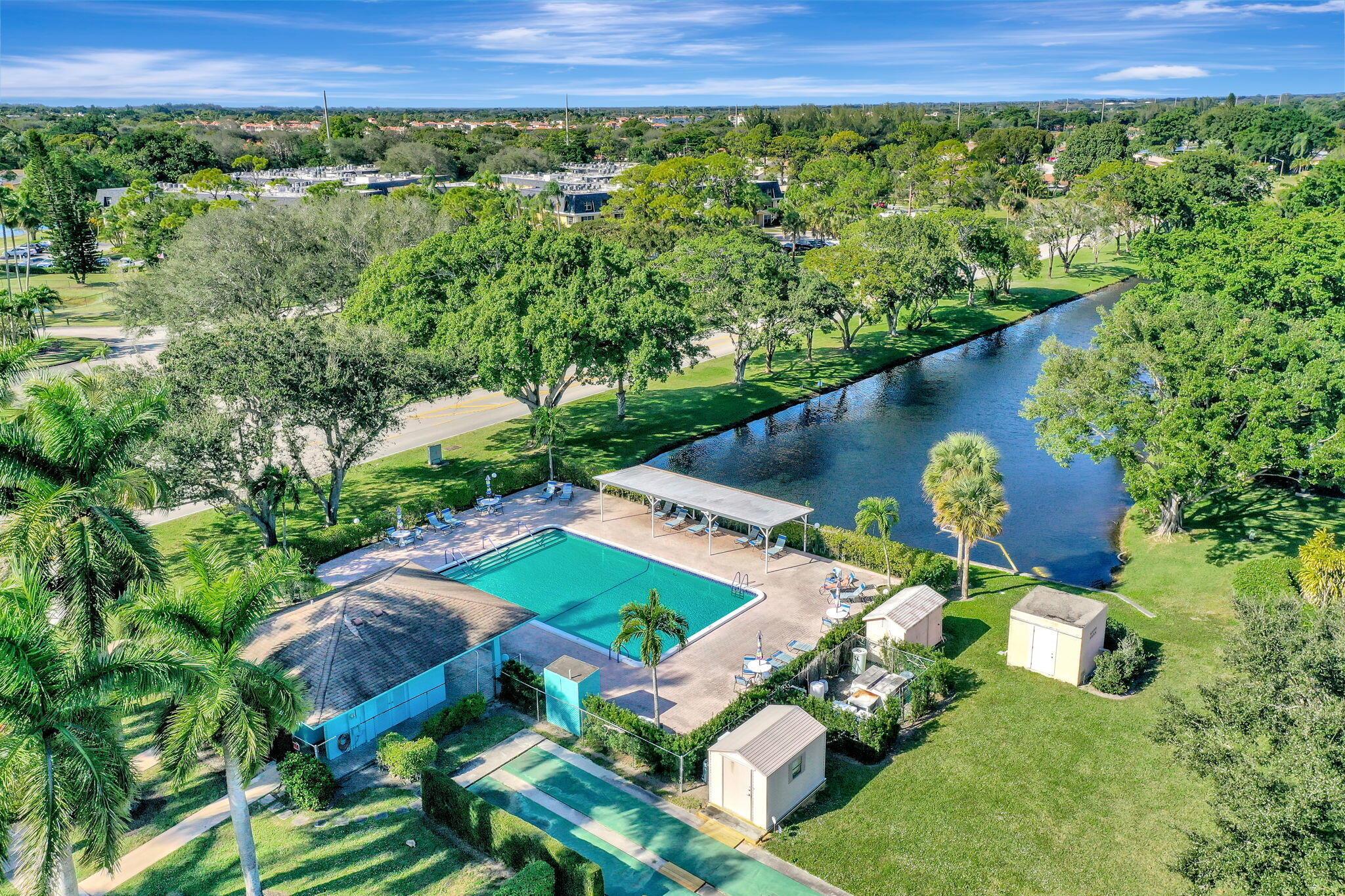 DELRAY VILLAS 3 - Residential