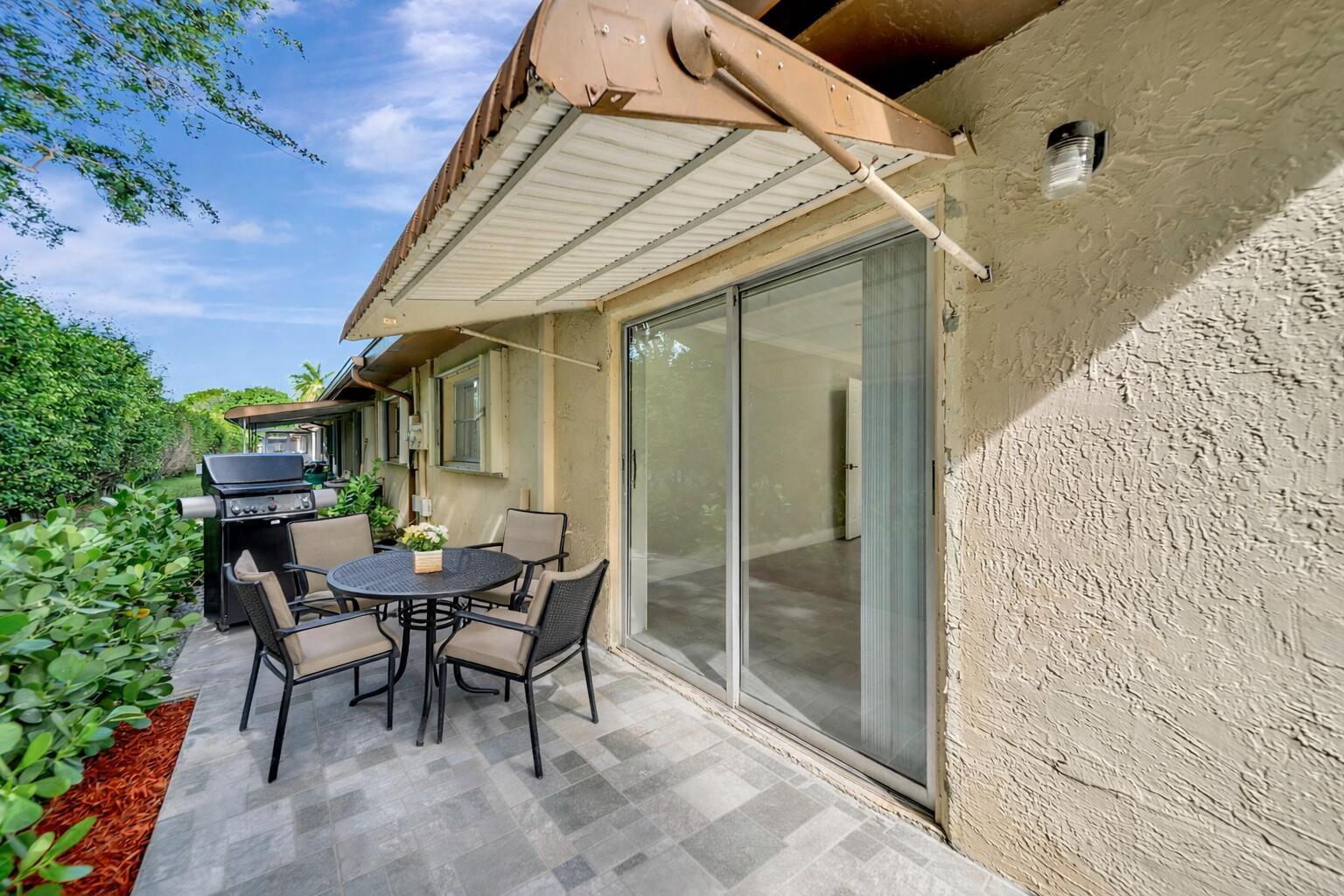 DELRAY VILLAS 3 - Residential