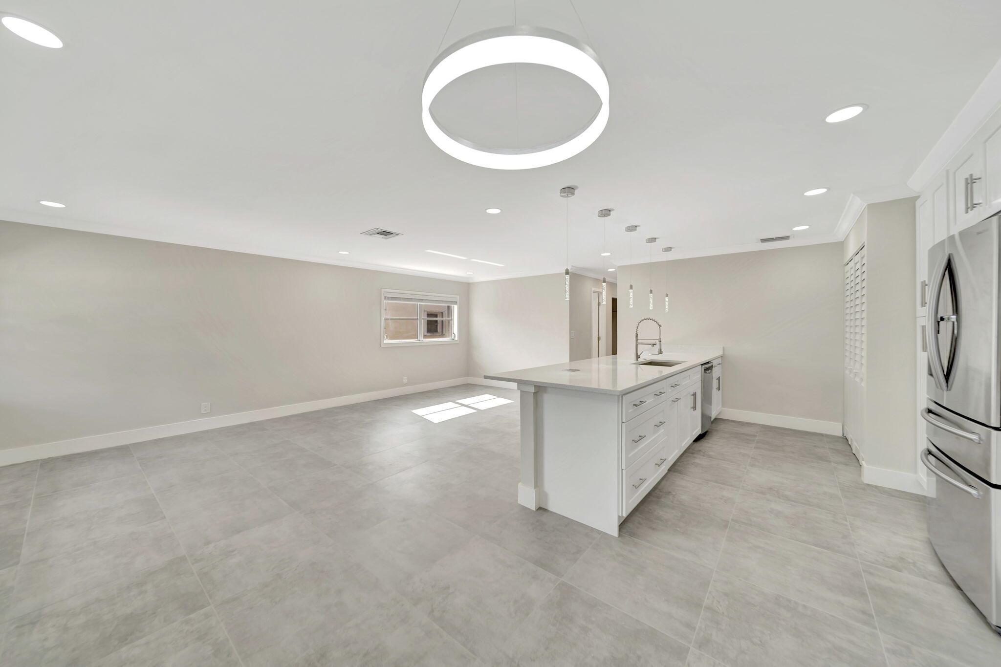 DELRAY VILLAS 3 - Residential