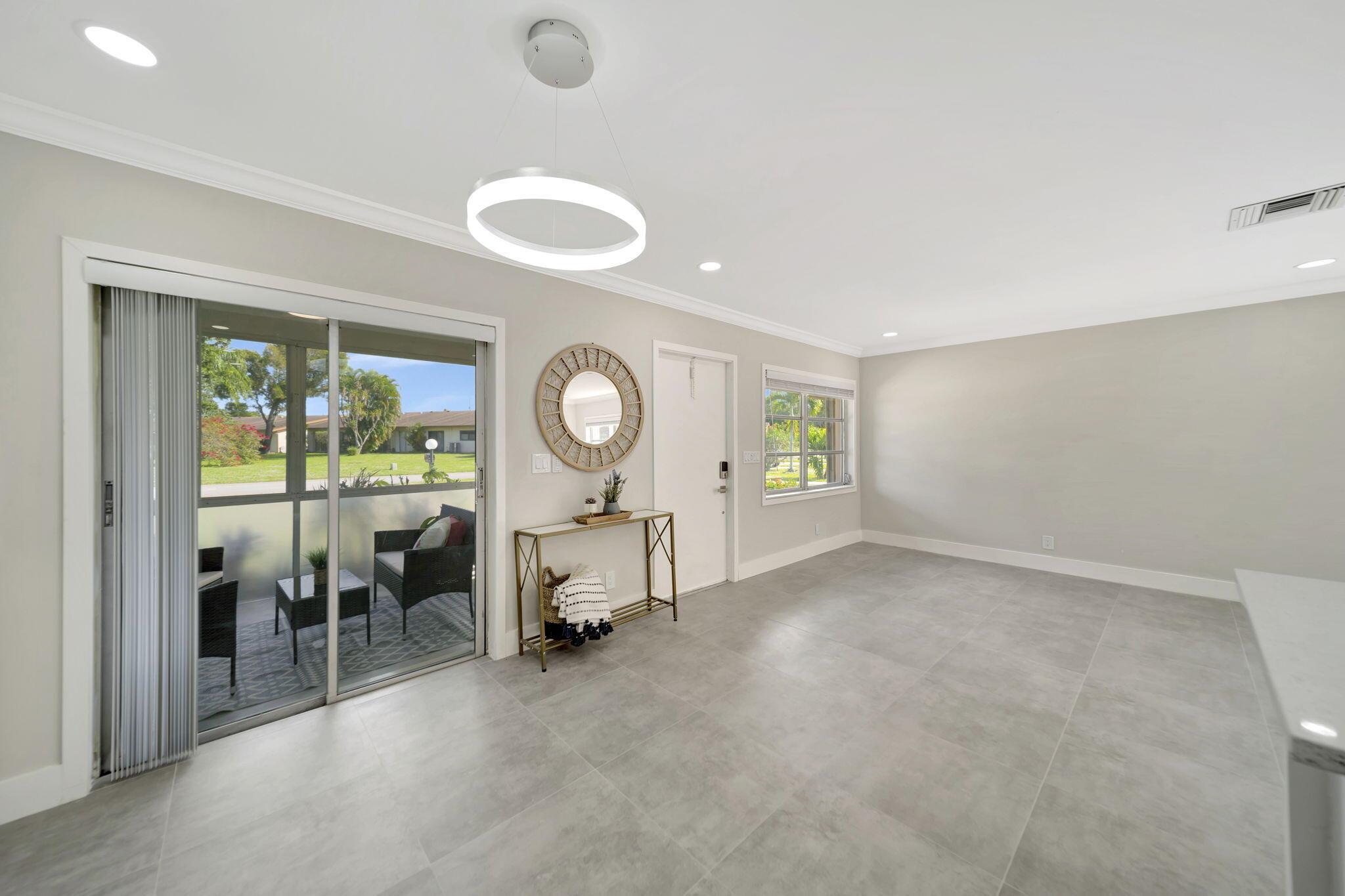 DELRAY VILLAS 3 - Residential