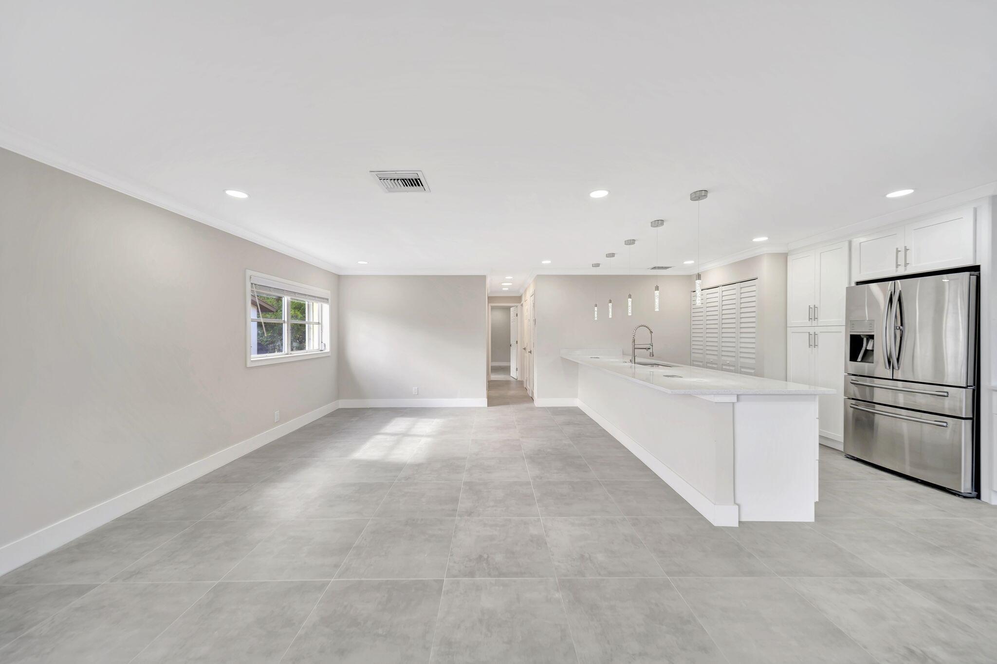 DELRAY VILLAS 3 - Residential