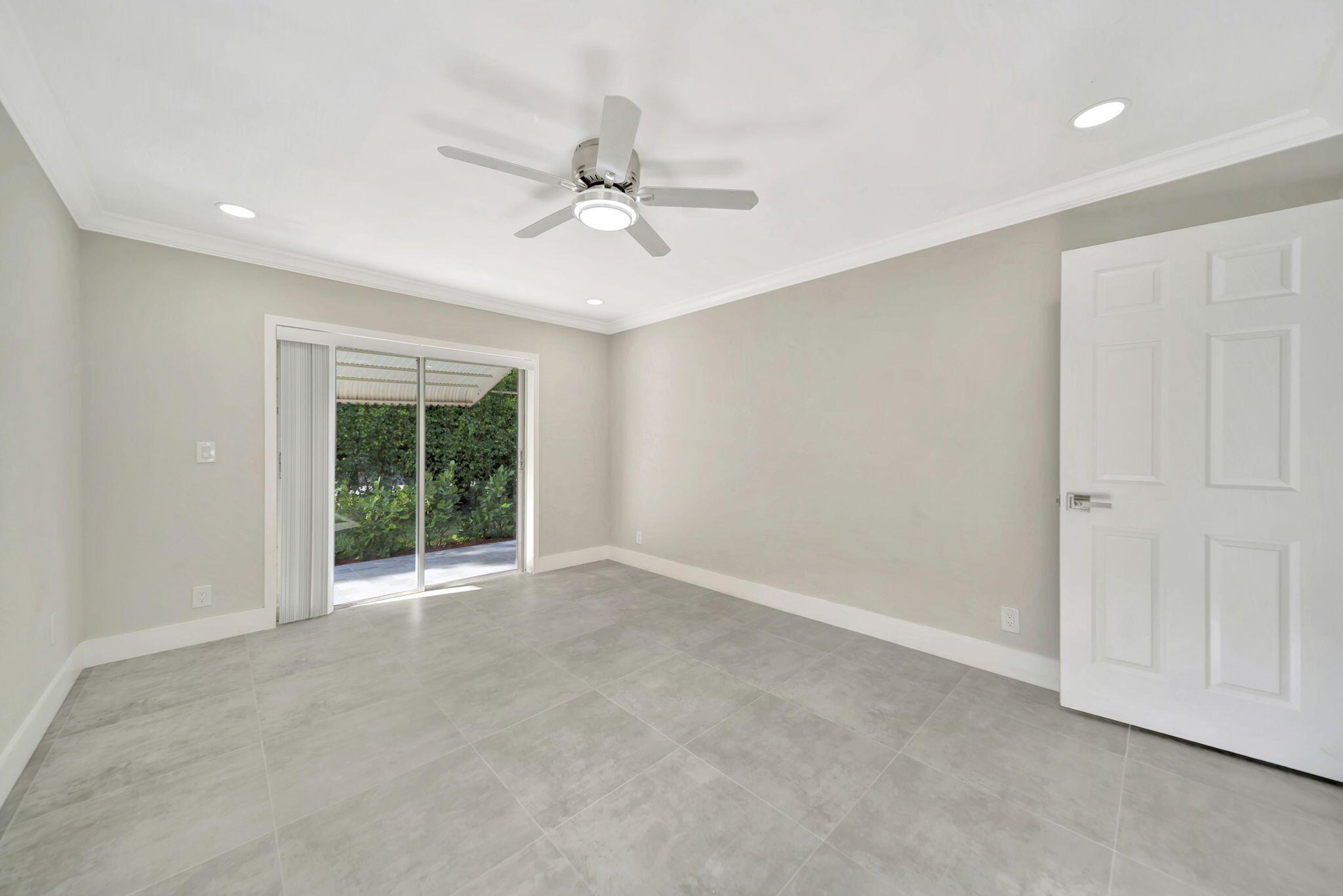 DELRAY VILLAS 3 - Residential