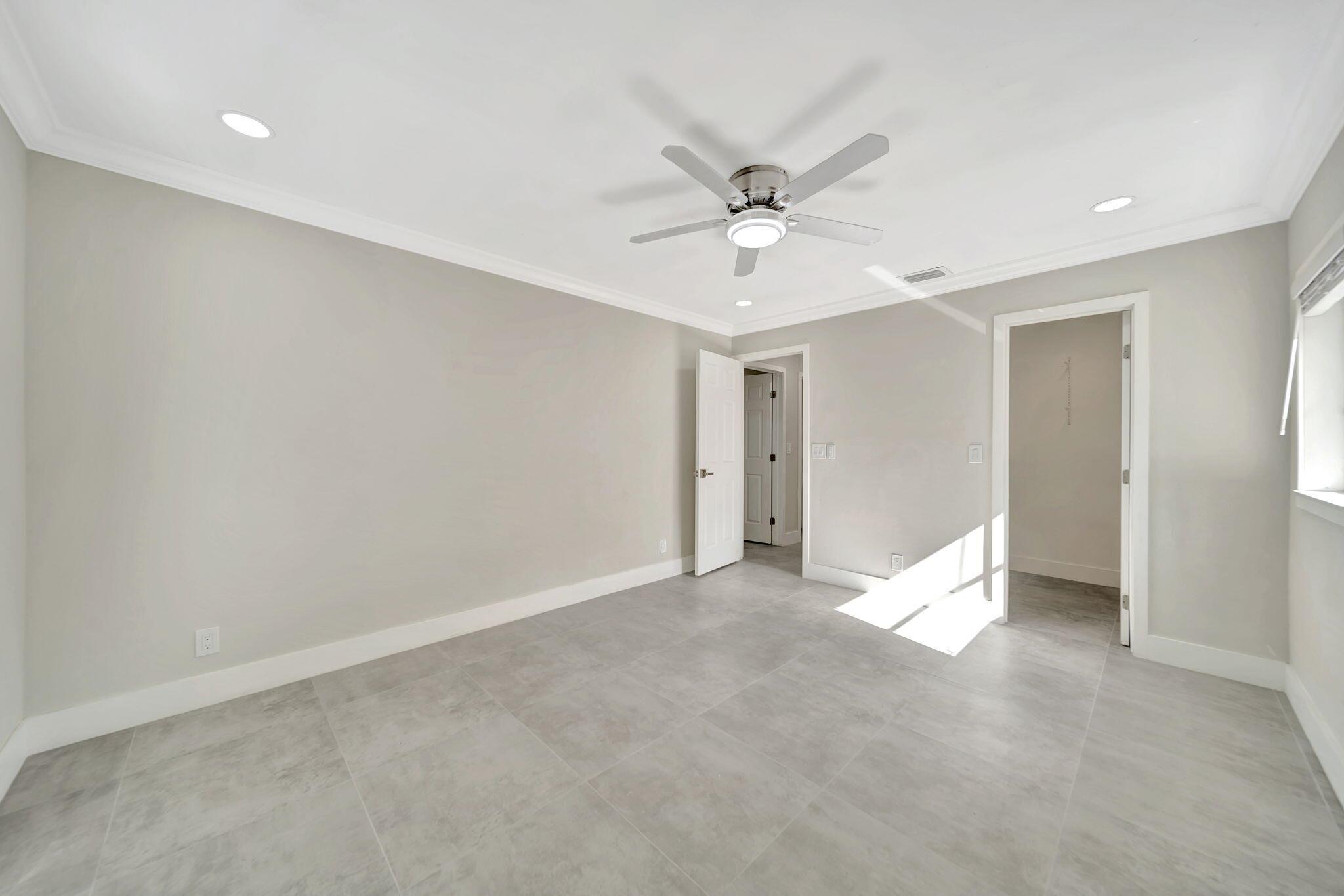 DELRAY VILLAS 3 - Residential