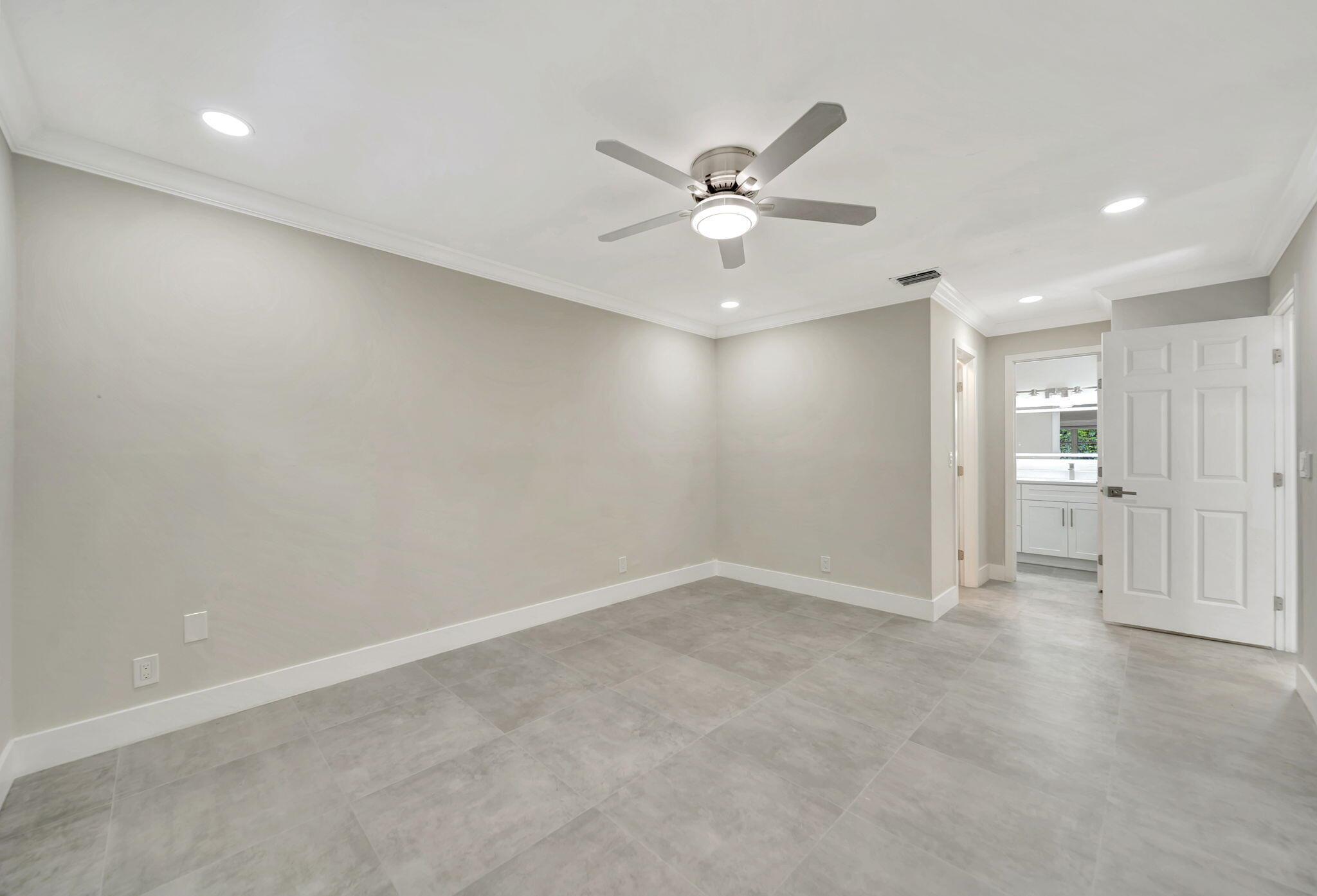 DELRAY VILLAS 3 - Residential