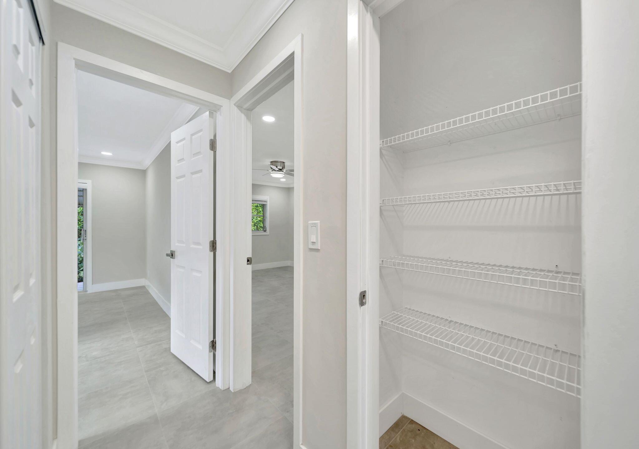 DELRAY VILLAS 3 - Residential