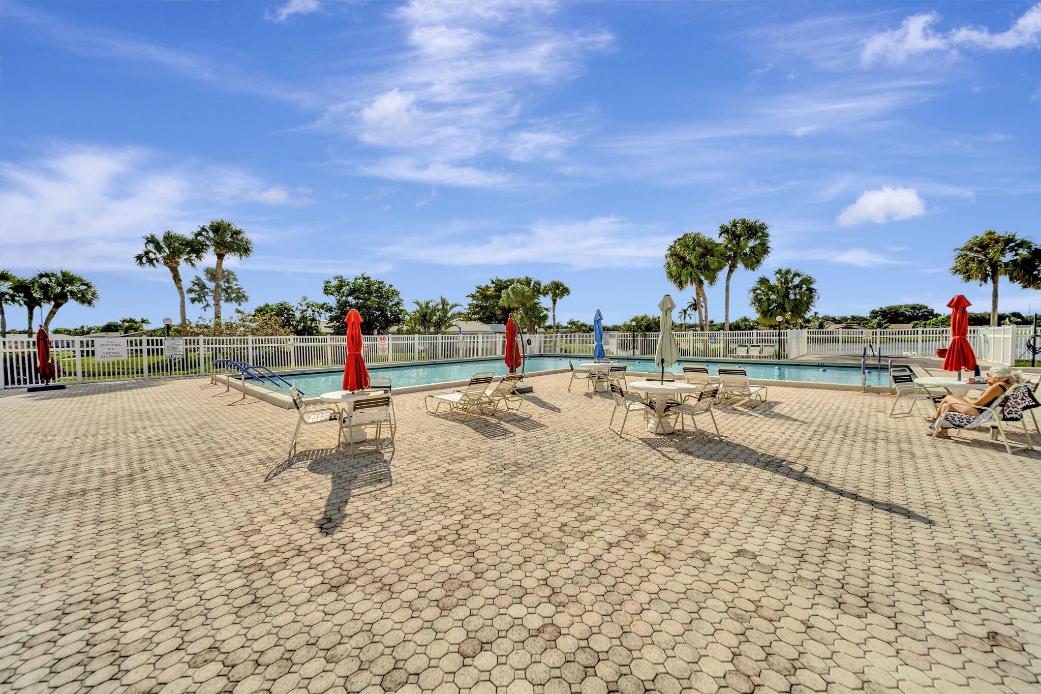 DELRAY VILLAS 3 - Residential