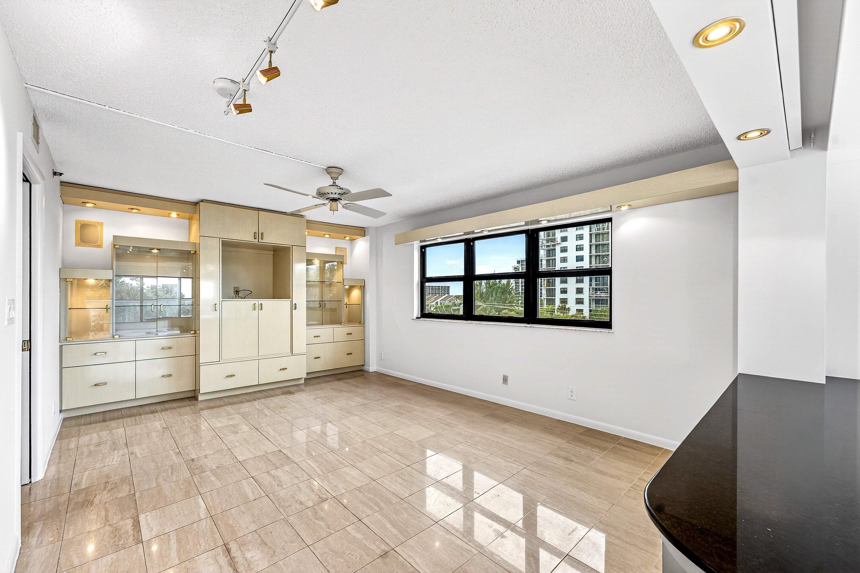 PARKER HIGHLAND CONDO - Residential