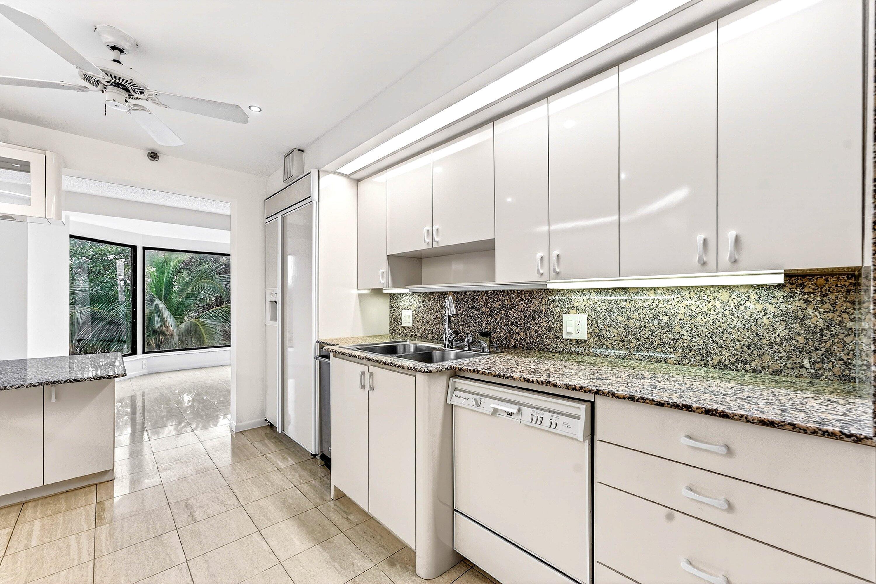 PARKER HIGHLAND CONDO - Residential