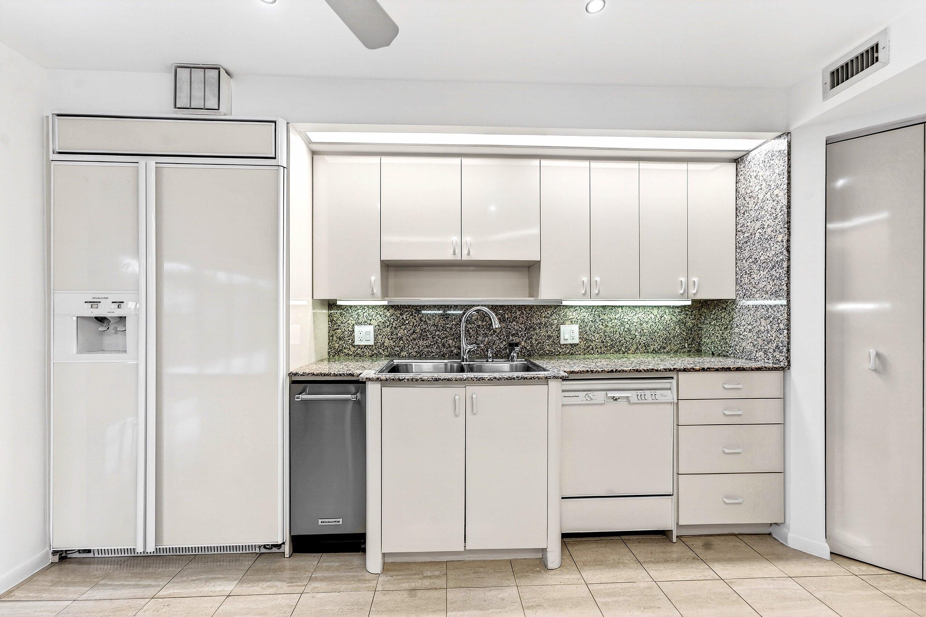 PARKER HIGHLAND CONDO - Residential