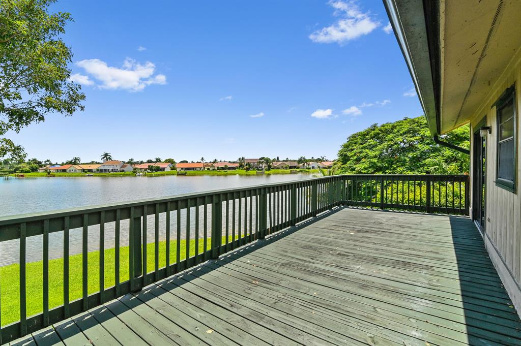 LAKES OF SHERBROOKE - Residential