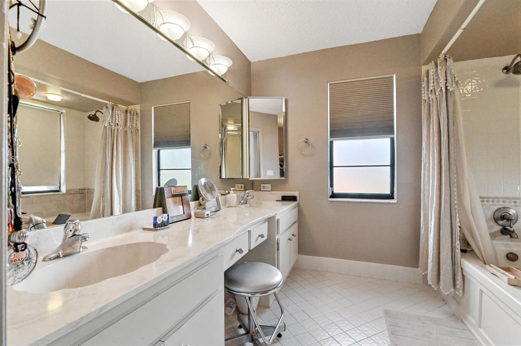 LAKES OF SHERBROOKE - Residential