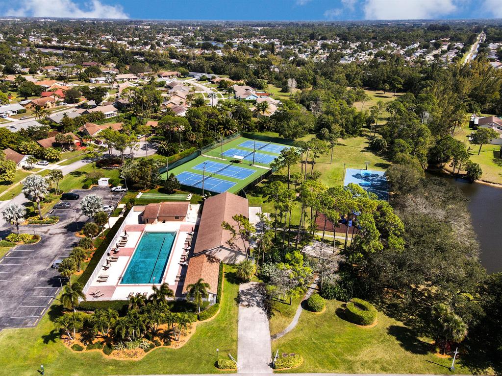 LAKES OF SHERBROOKE - Residential