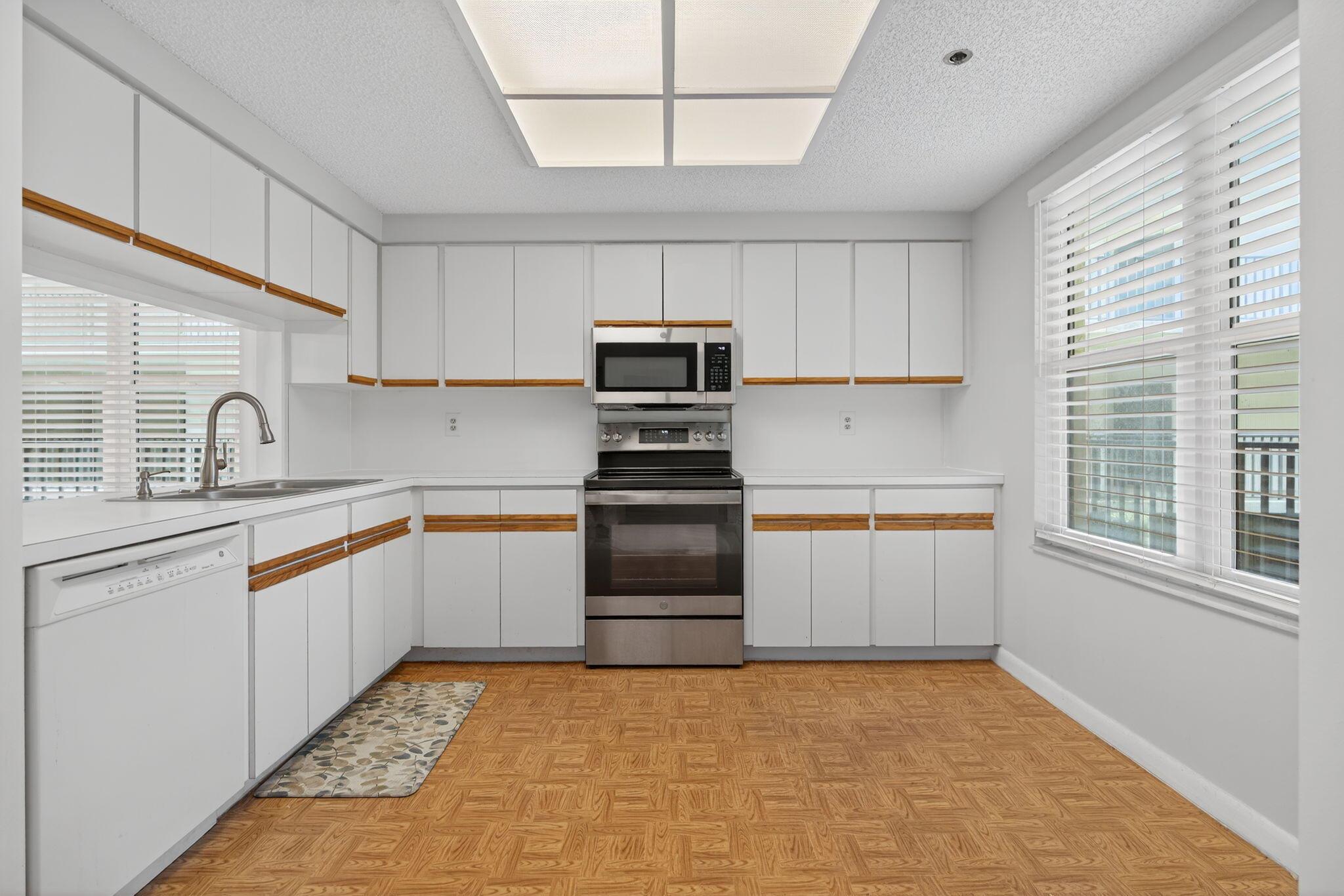 PLANTATION CLUB VILLAS CO - Residential