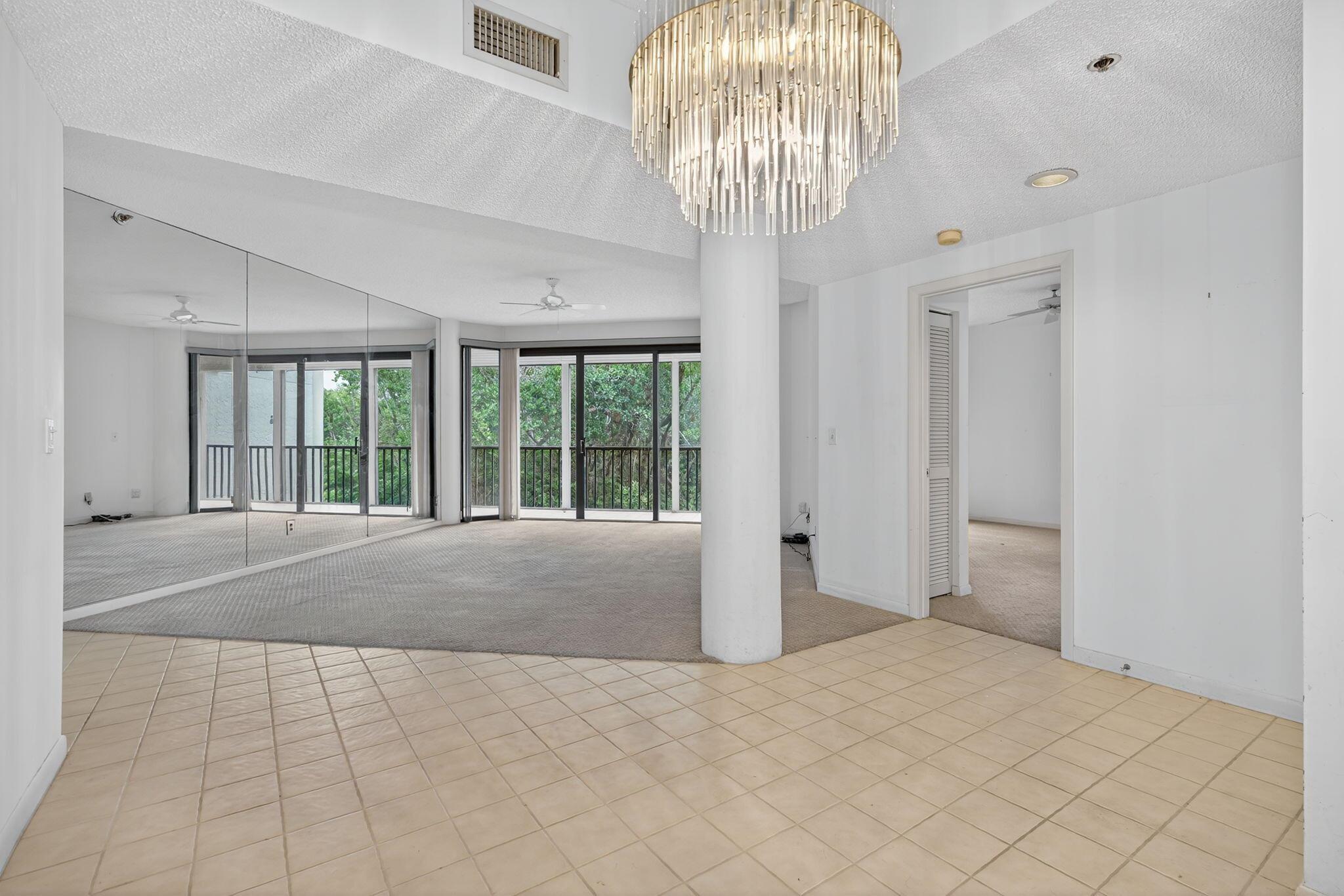 PLANTATION CLUB VILLAS CO - Residential