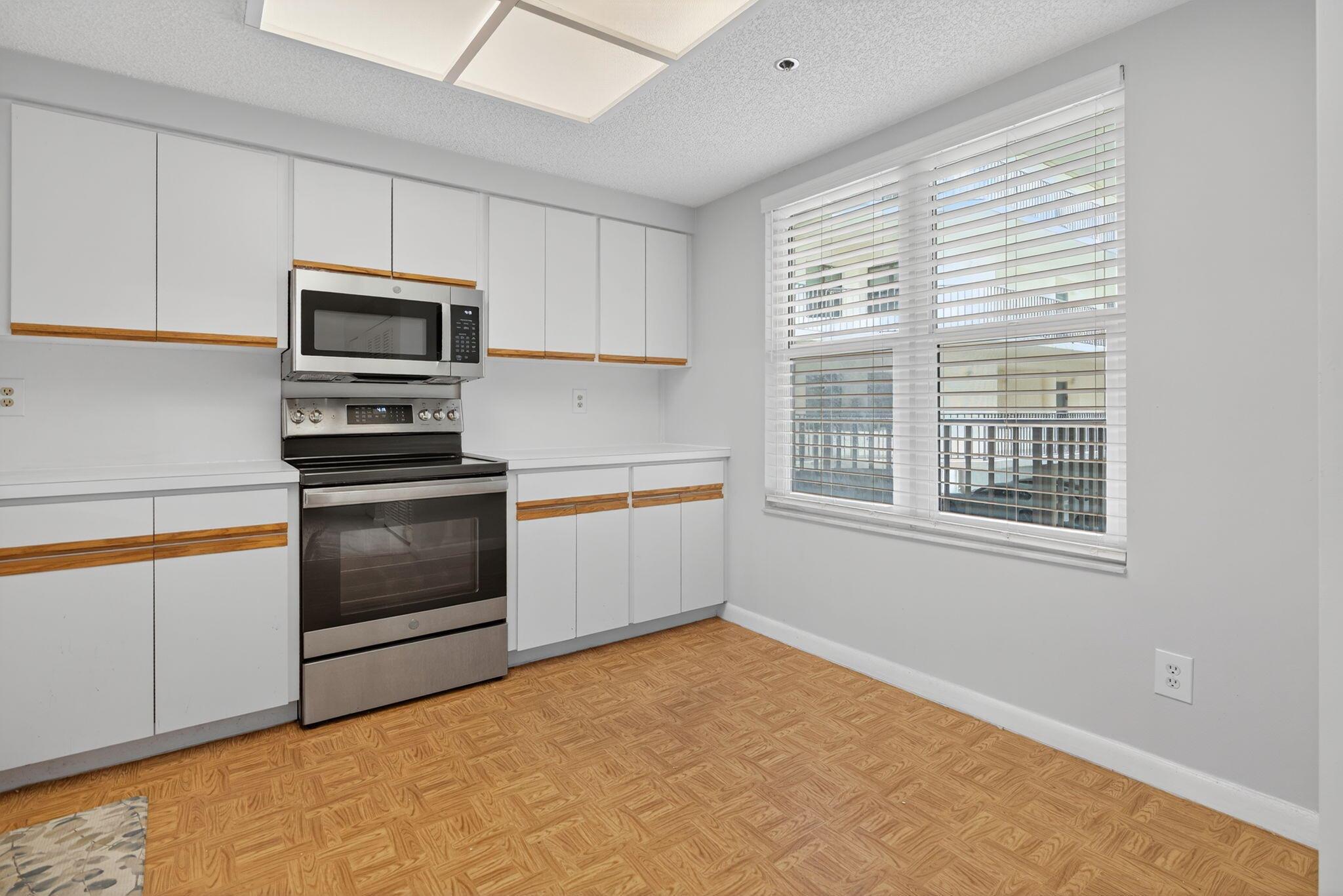 PLANTATION CLUB VILLAS CO - Residential