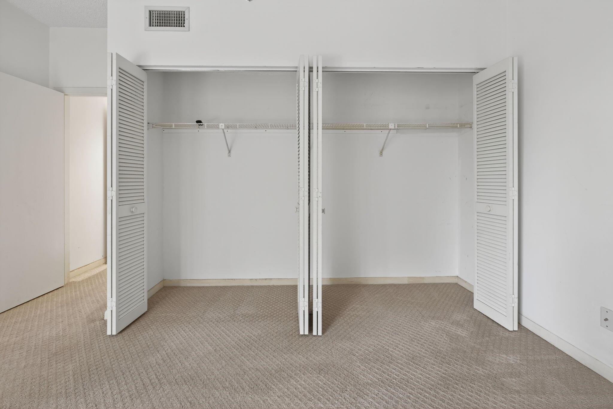 PLANTATION CLUB VILLAS CO - Residential