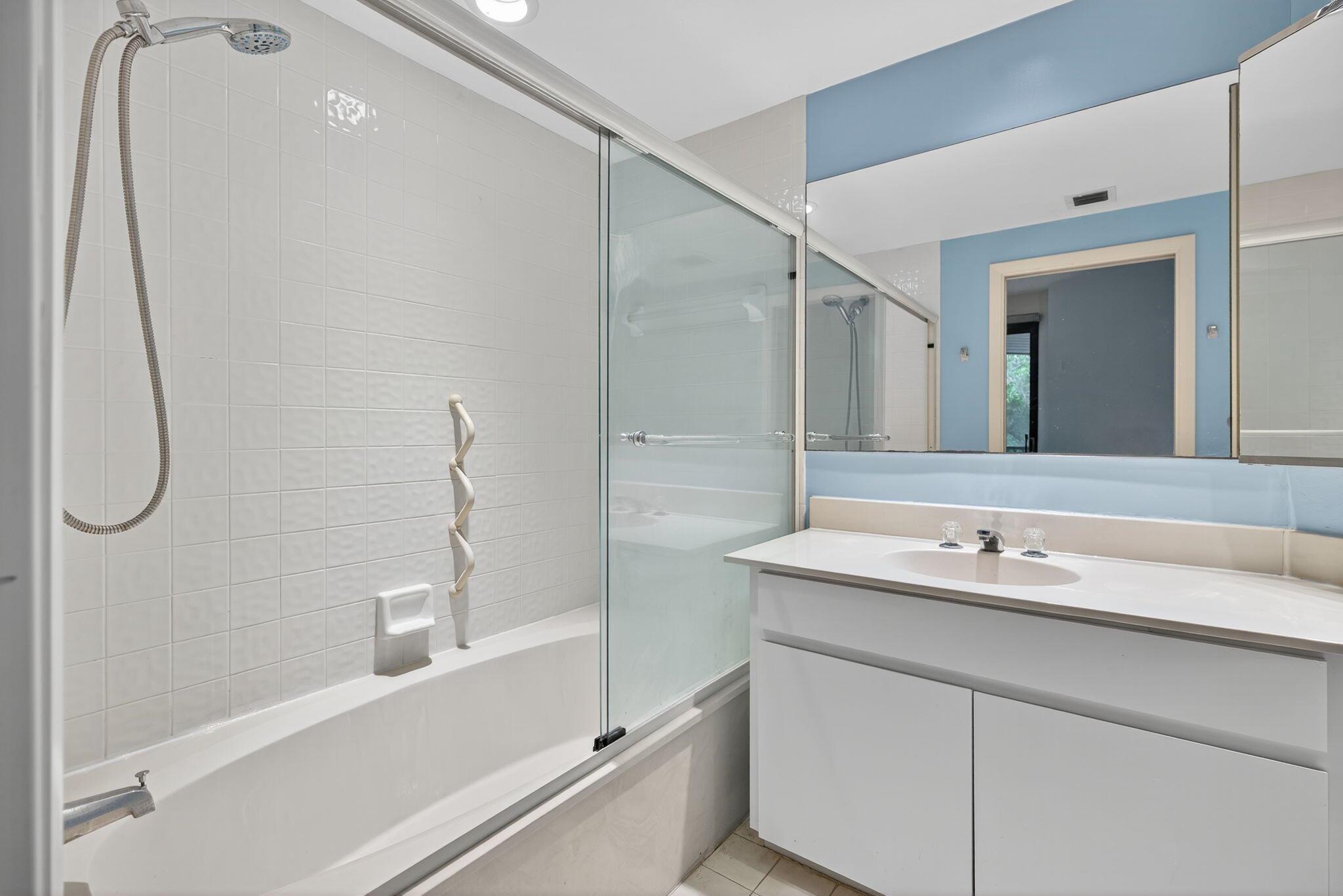 PLANTATION CLUB VILLAS CO - Residential