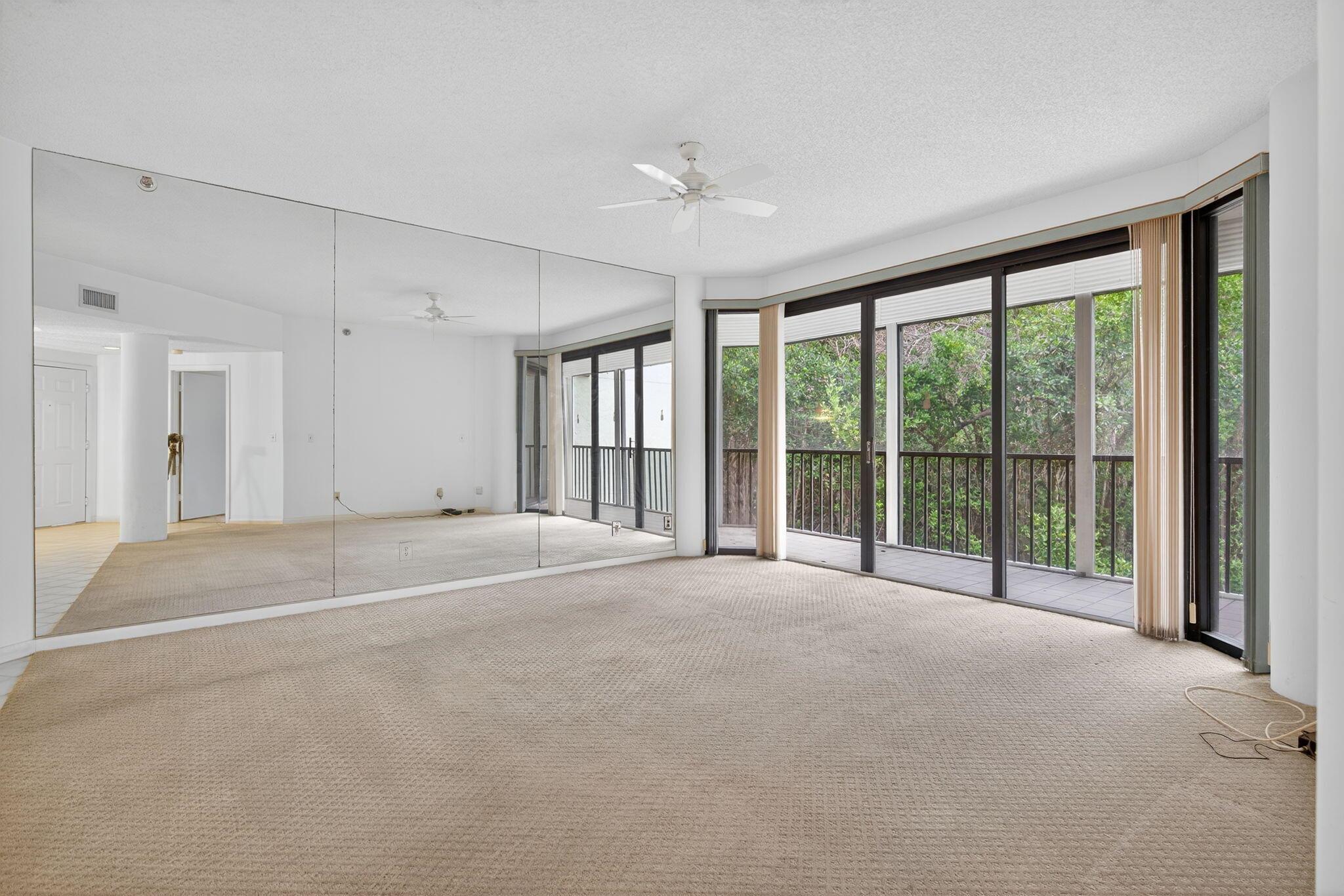 221 NE Plantation Road 213