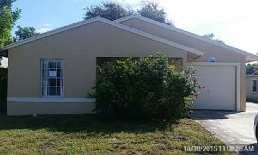 3 bedroom, 2 bath, 1-car garage on spacious downtown lot. Priced for quick sale and perfect for investors!! Exterior freshly painted and new garage door.