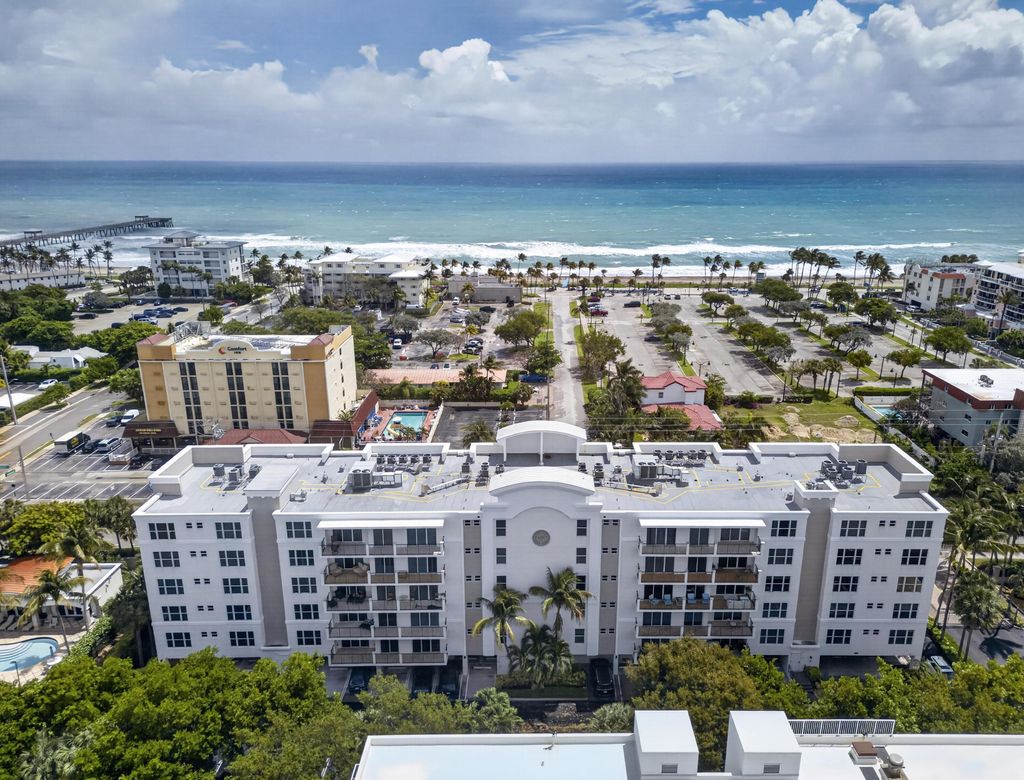 Photo of 101 SE 20th Avenue #201, Deerfield Beach, FL 33441 (MLS # B26016516)