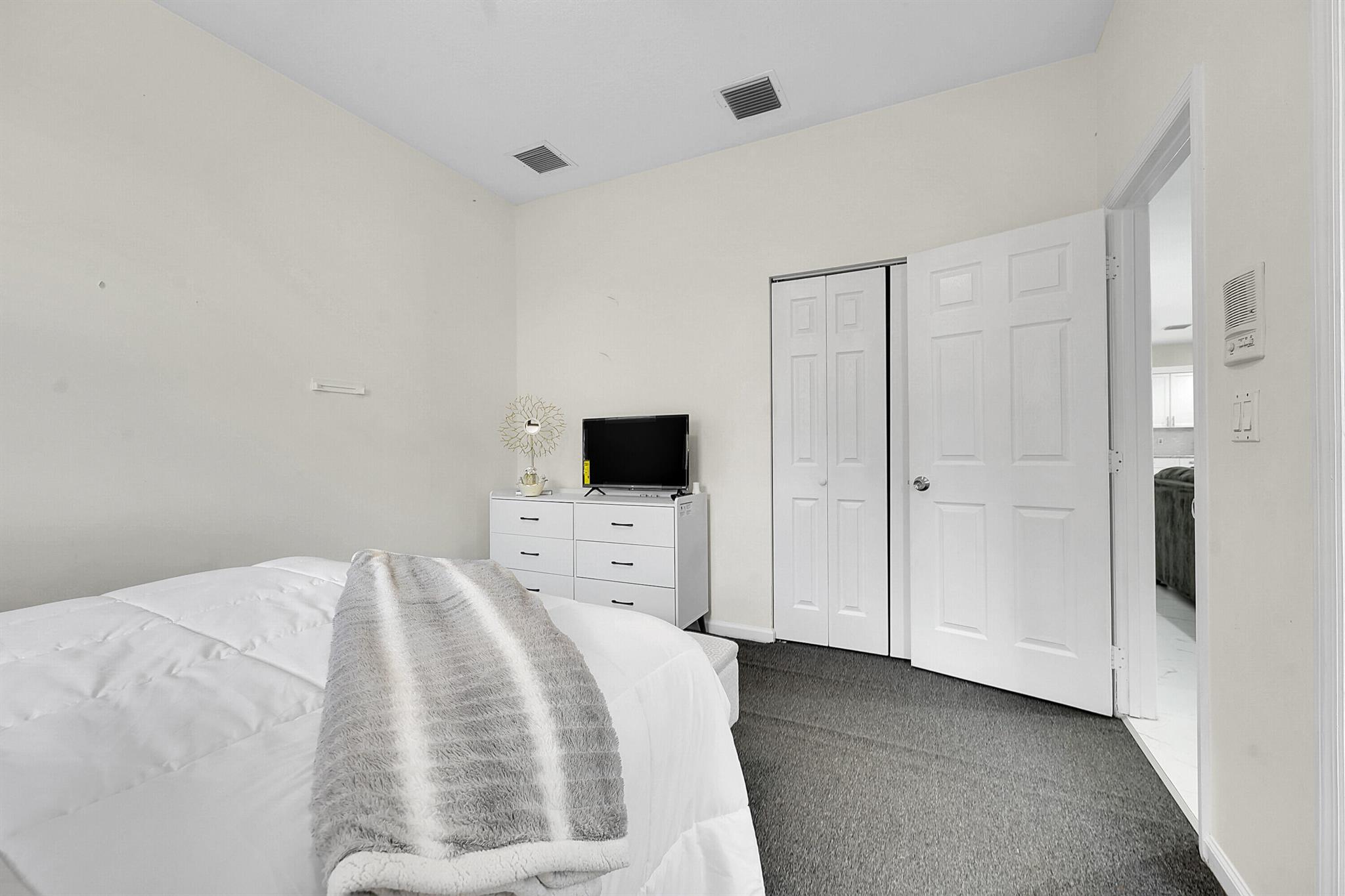 GREENVIEW SHORES 2 OF WEL - Residential Lease