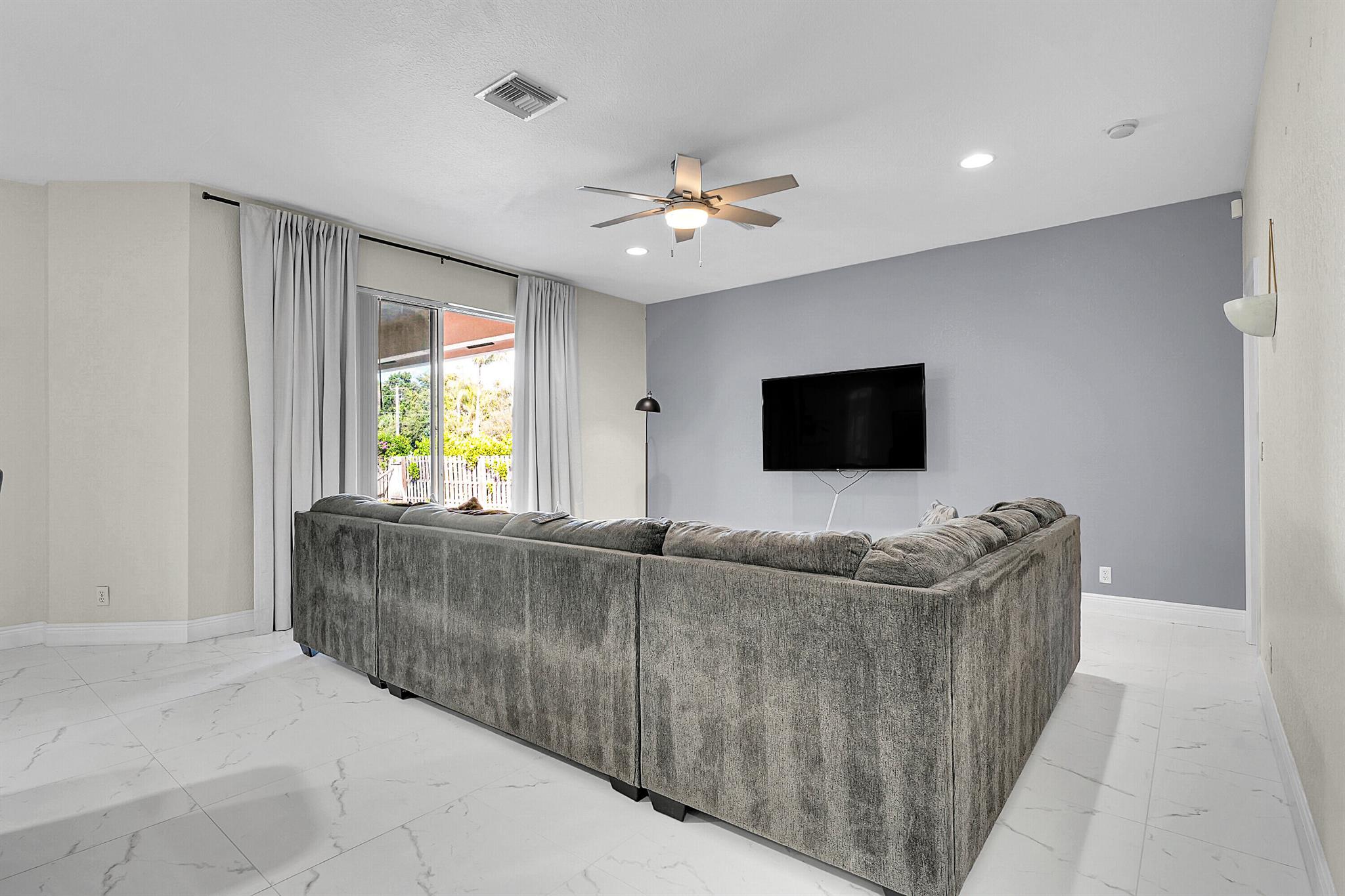 GREENVIEW SHORES 2 OF WEL - Residential Lease