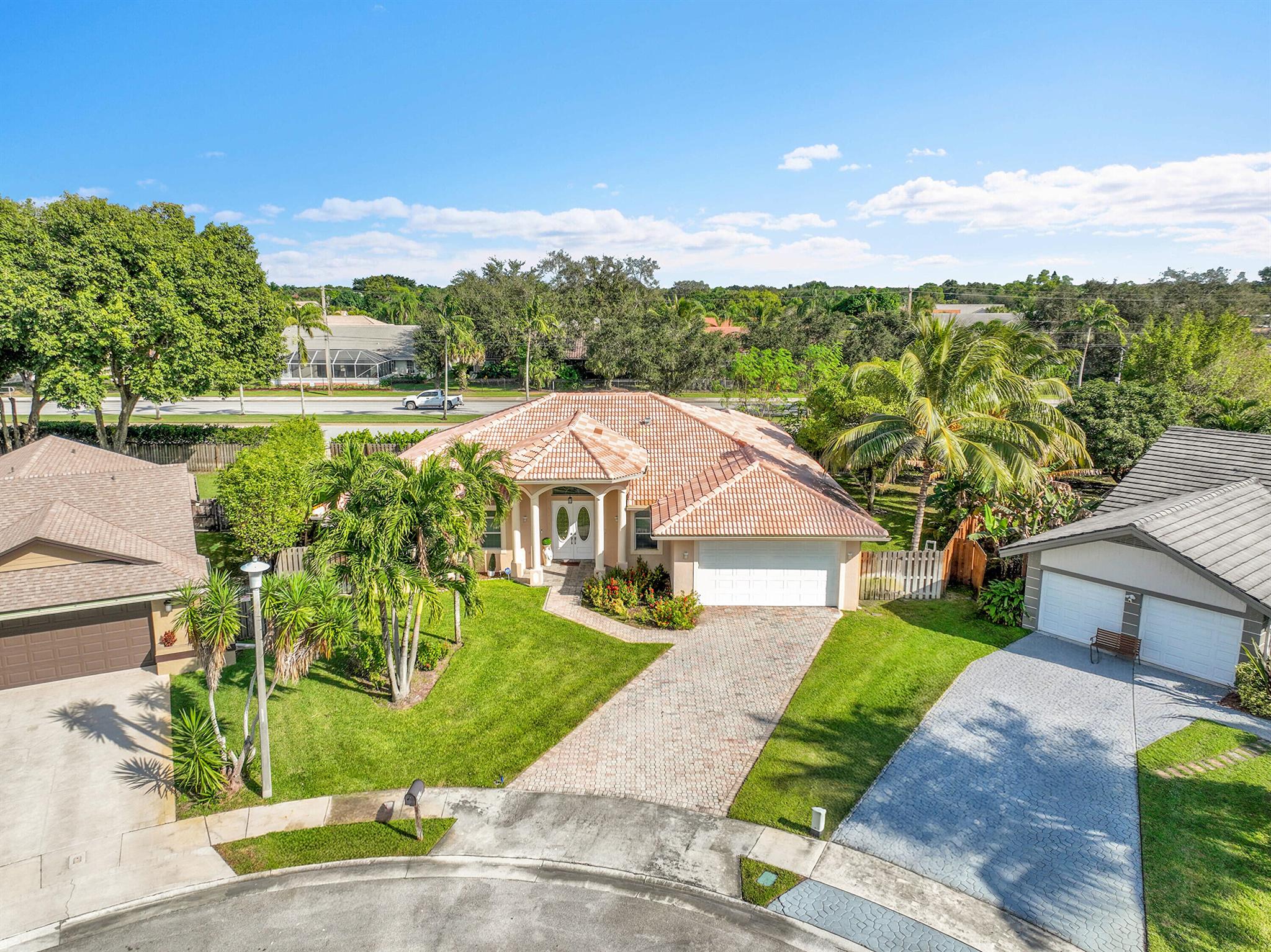 View photos, virtual tours, details... 13620 Folkestone Court W