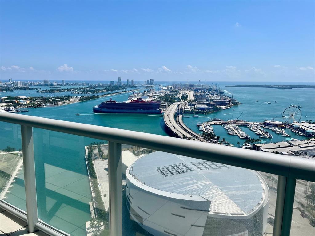 888 Biscayne Boulevard 1611
