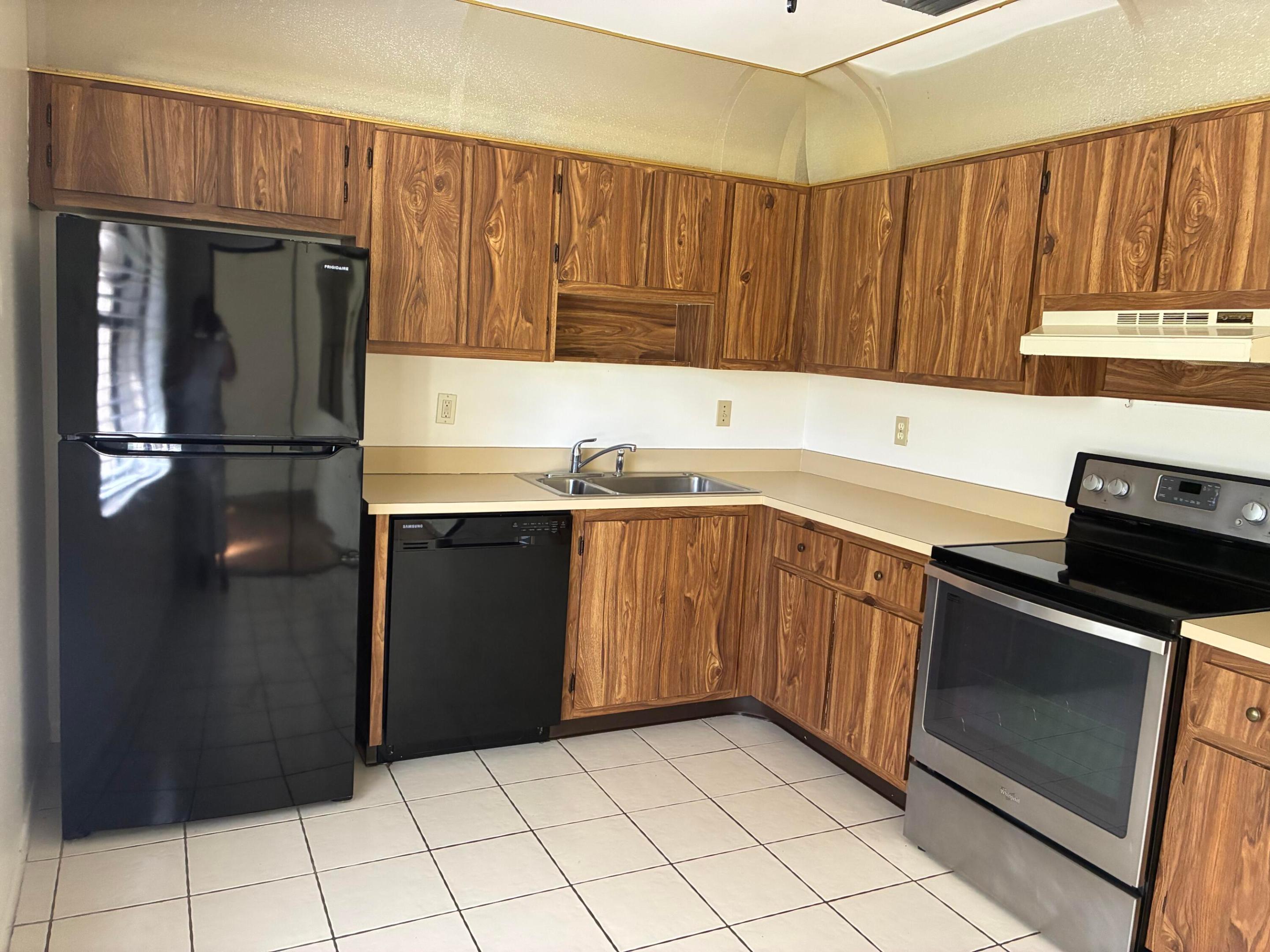 CHANTECLAIR VILLAS CONDO TWO - Residential Lease