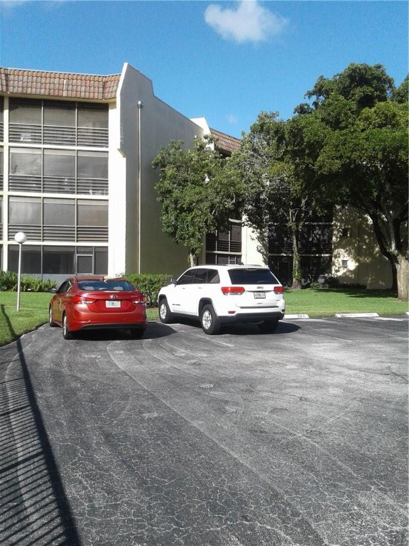 Plantation Club Condomini - Residential