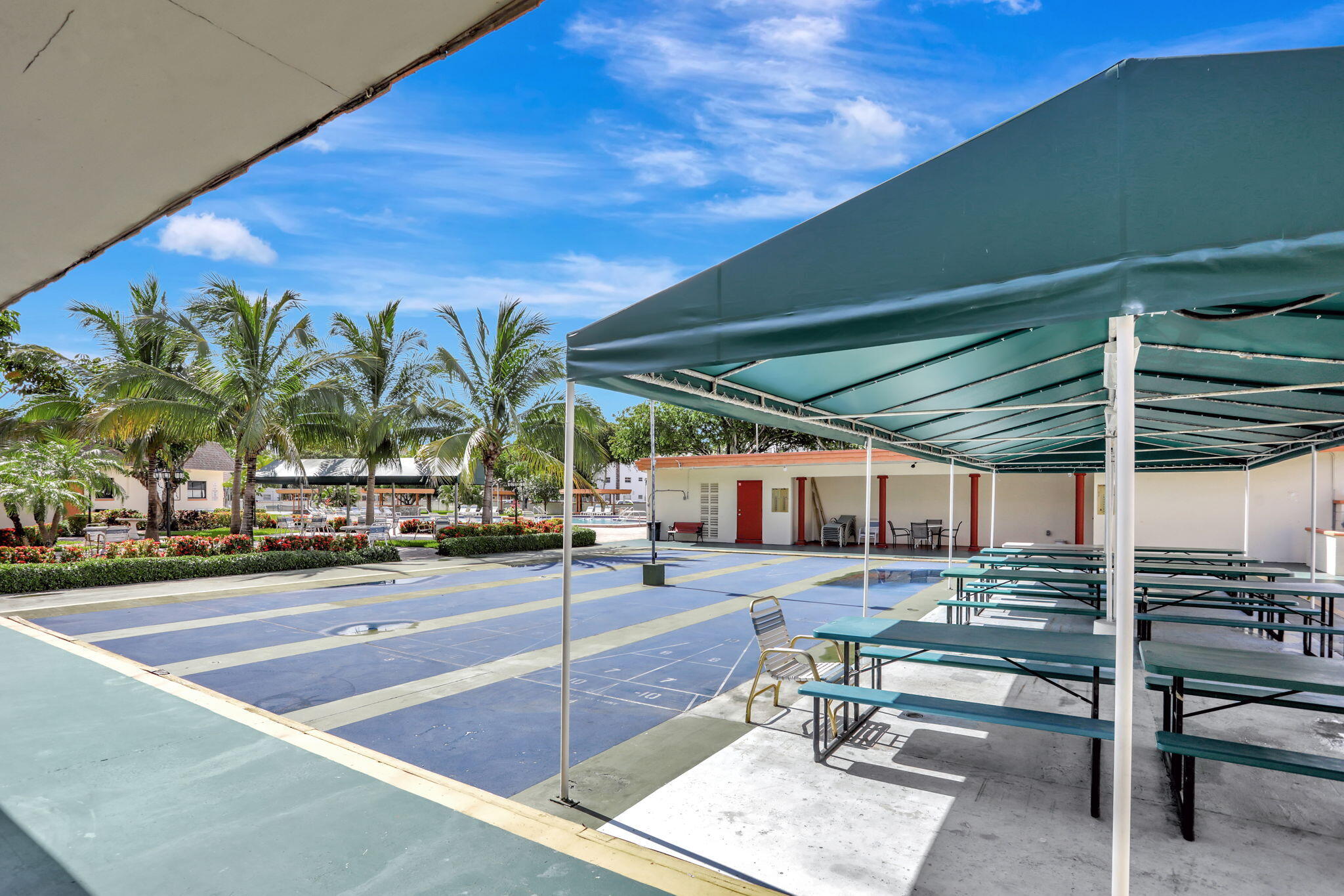 SAPPHIRE CONDO - Residential