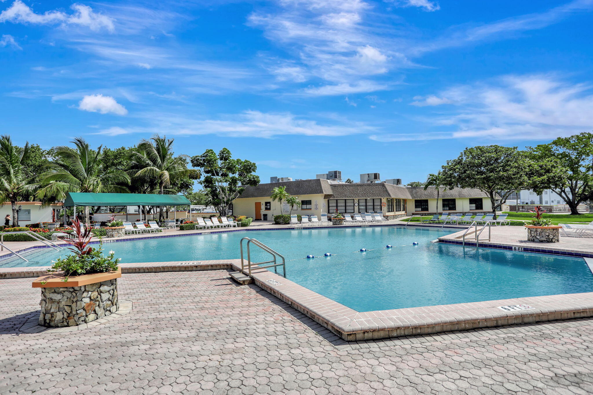 SAPPHIRE CONDO - Residential