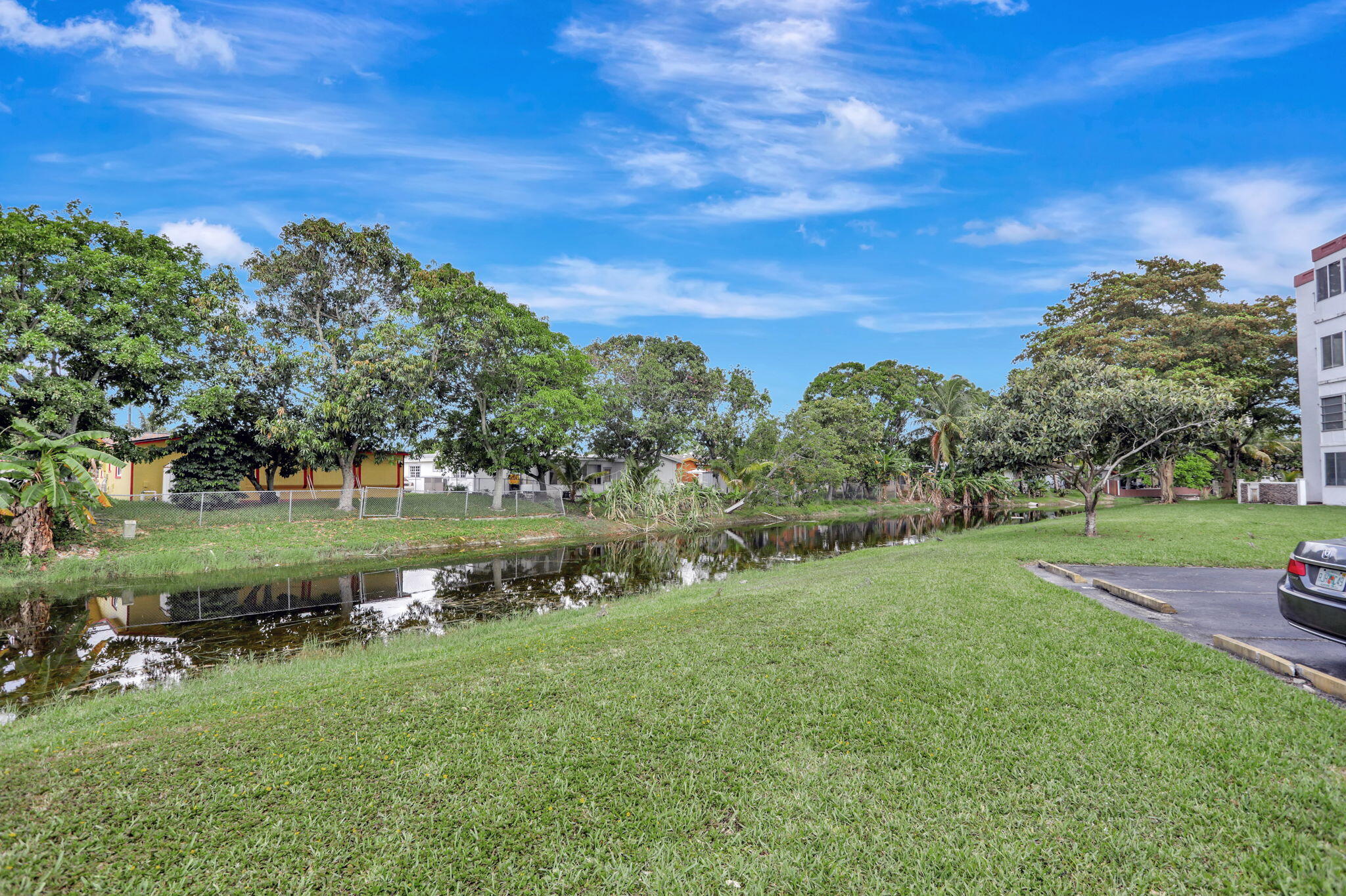 SAPPHIRE CONDO - Residential