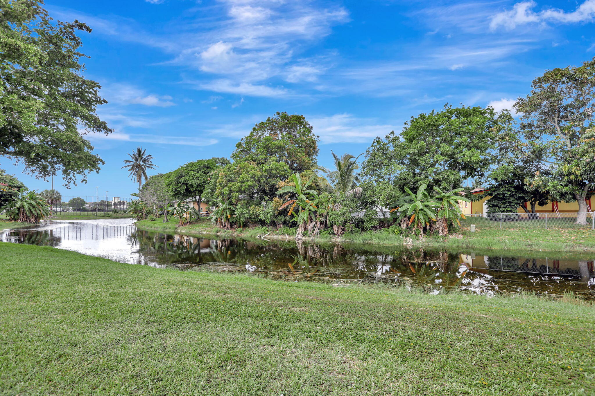 SAPPHIRE CONDO - Residential