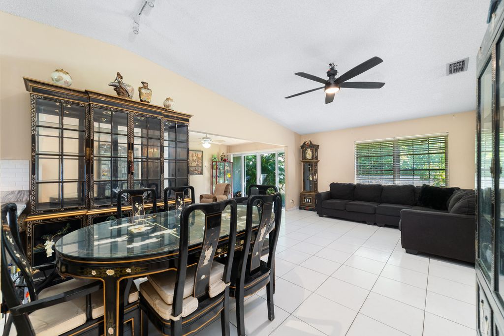 Photo of 15979 Forsythia Circle, Delray Beach, FL 33484 (MLS # R11144951)