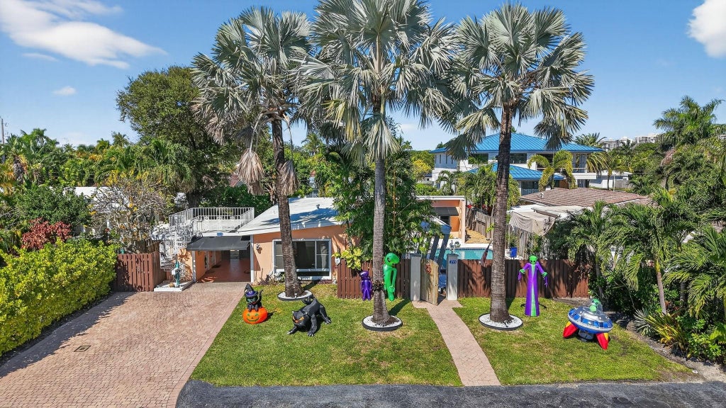 Photo of 255 Neptune Avenue, Fort Lauderdale, FL 33308 (MLS # F10532474)